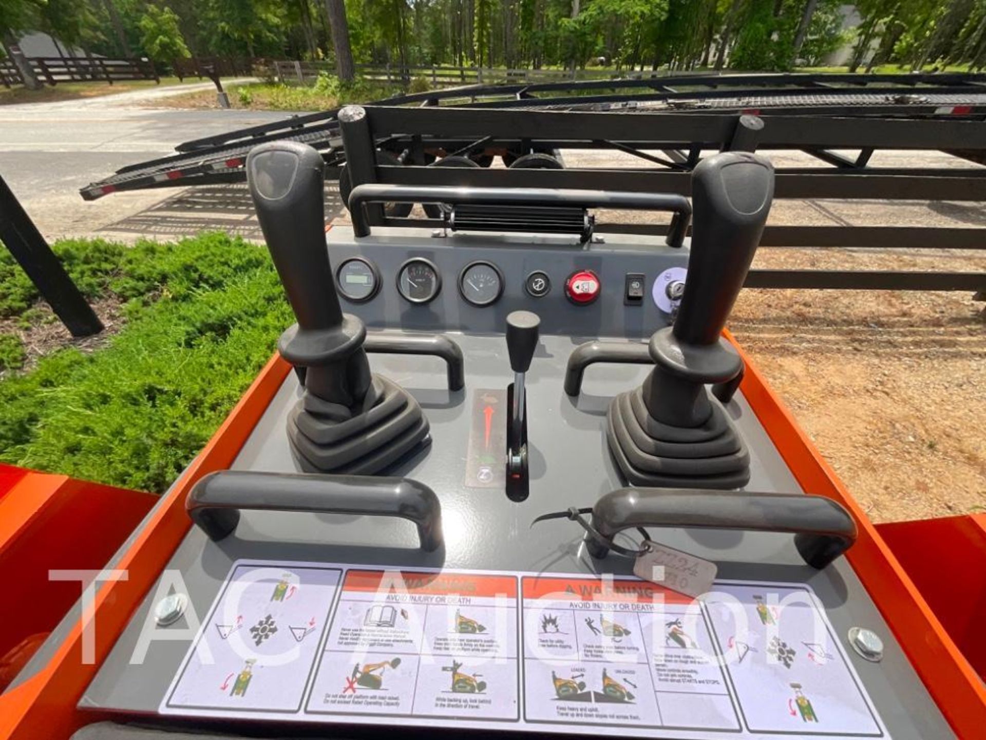 New SCL850 Mini Skid Steer Loader - Image 9 of 14