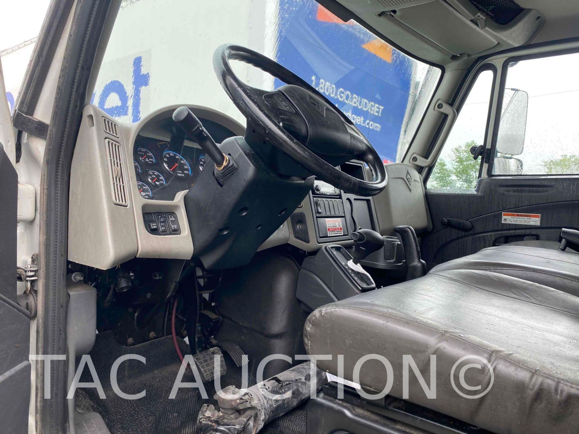 2018 International Durastar 4300 26ft Box Truck - Image 18 of 63