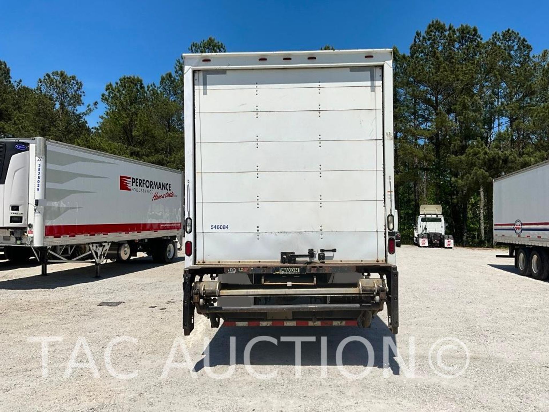 2016 Freightliner M2 26ft Box Truck With Liftgate - Image 4 of 62