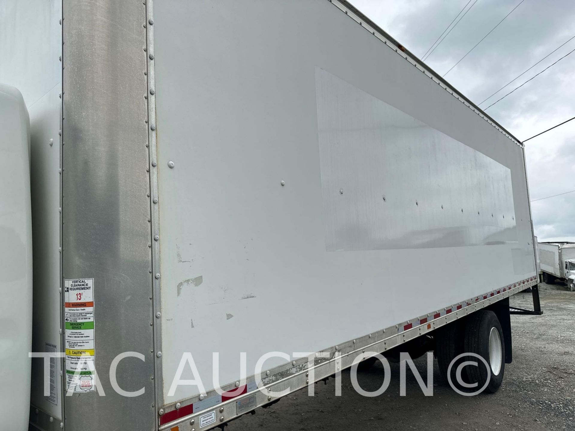 2017 International Durastar 4300 26ft Box Truck - Image 7 of 63