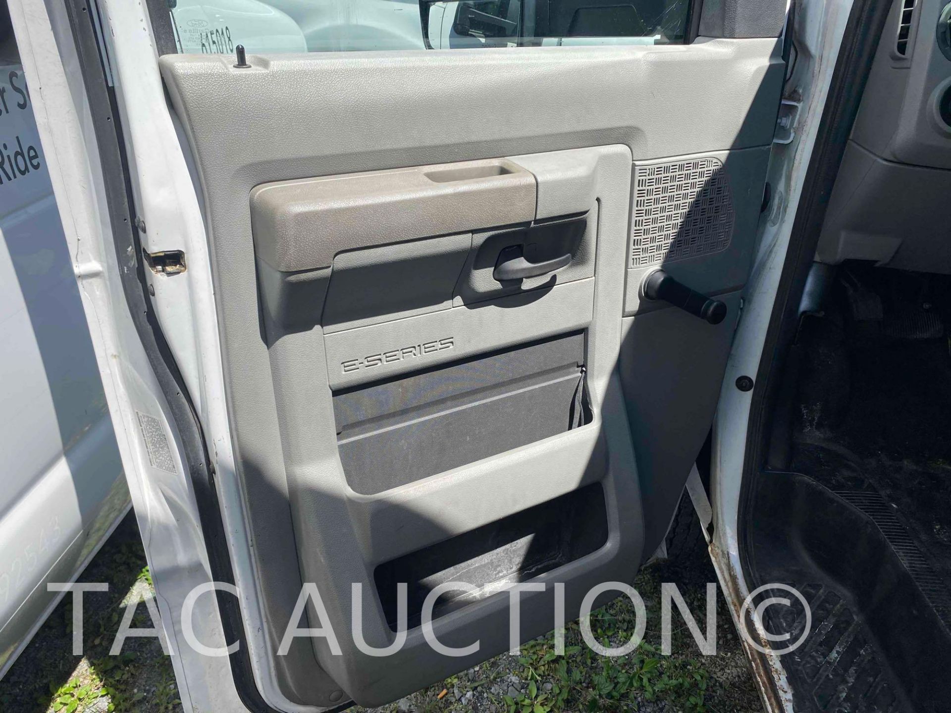 2016 Ford E-350 16ft Box Truck - Image 24 of 52
