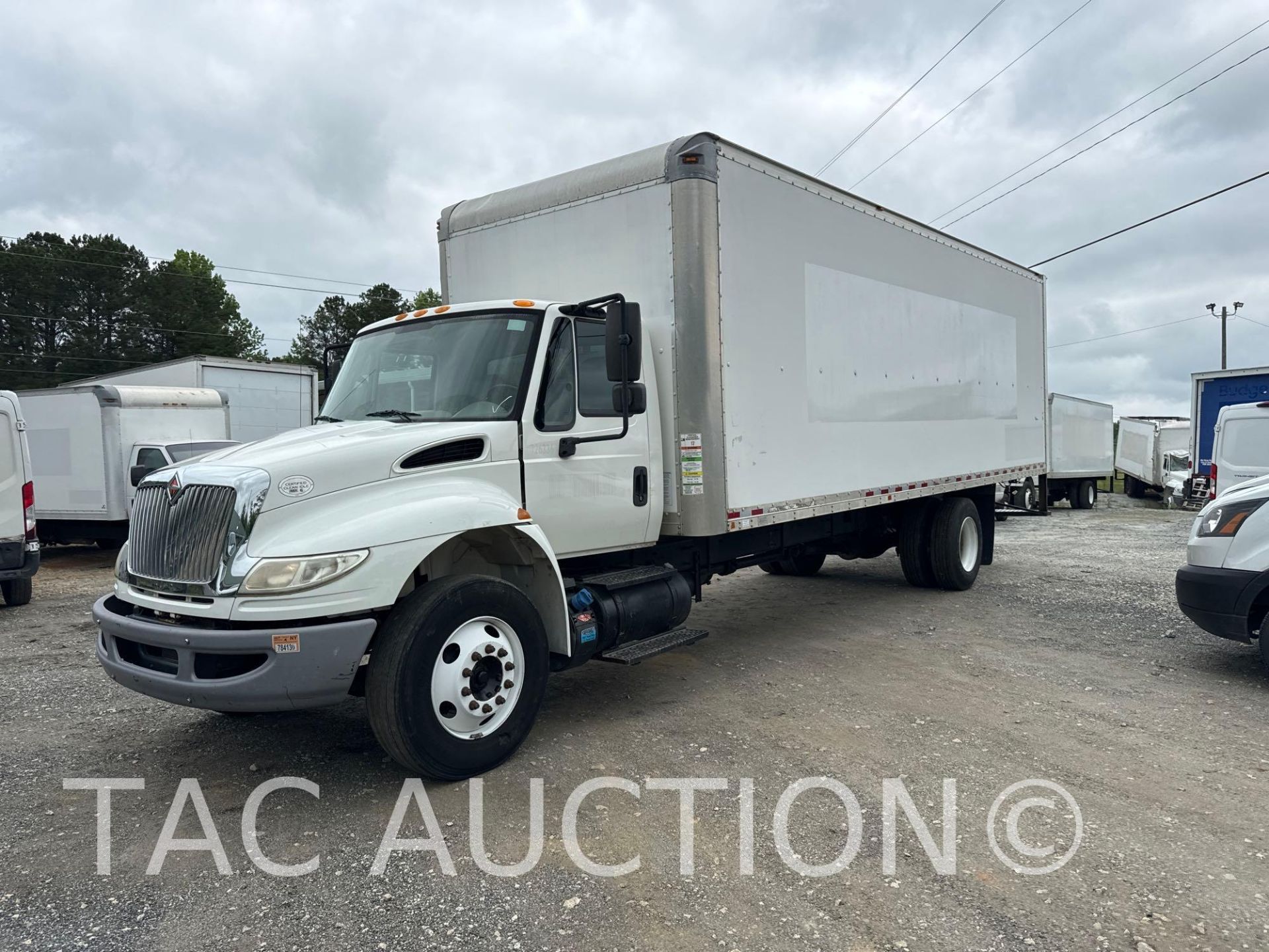 2017 International Durastar 4300 26ft Box Truck