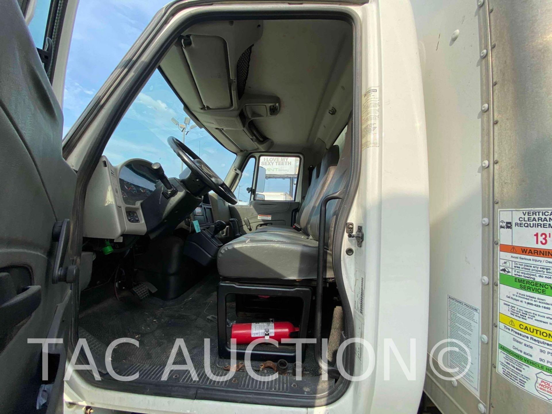 2017 International Durastar 4300 26ft Box Truck - Image 27 of 60