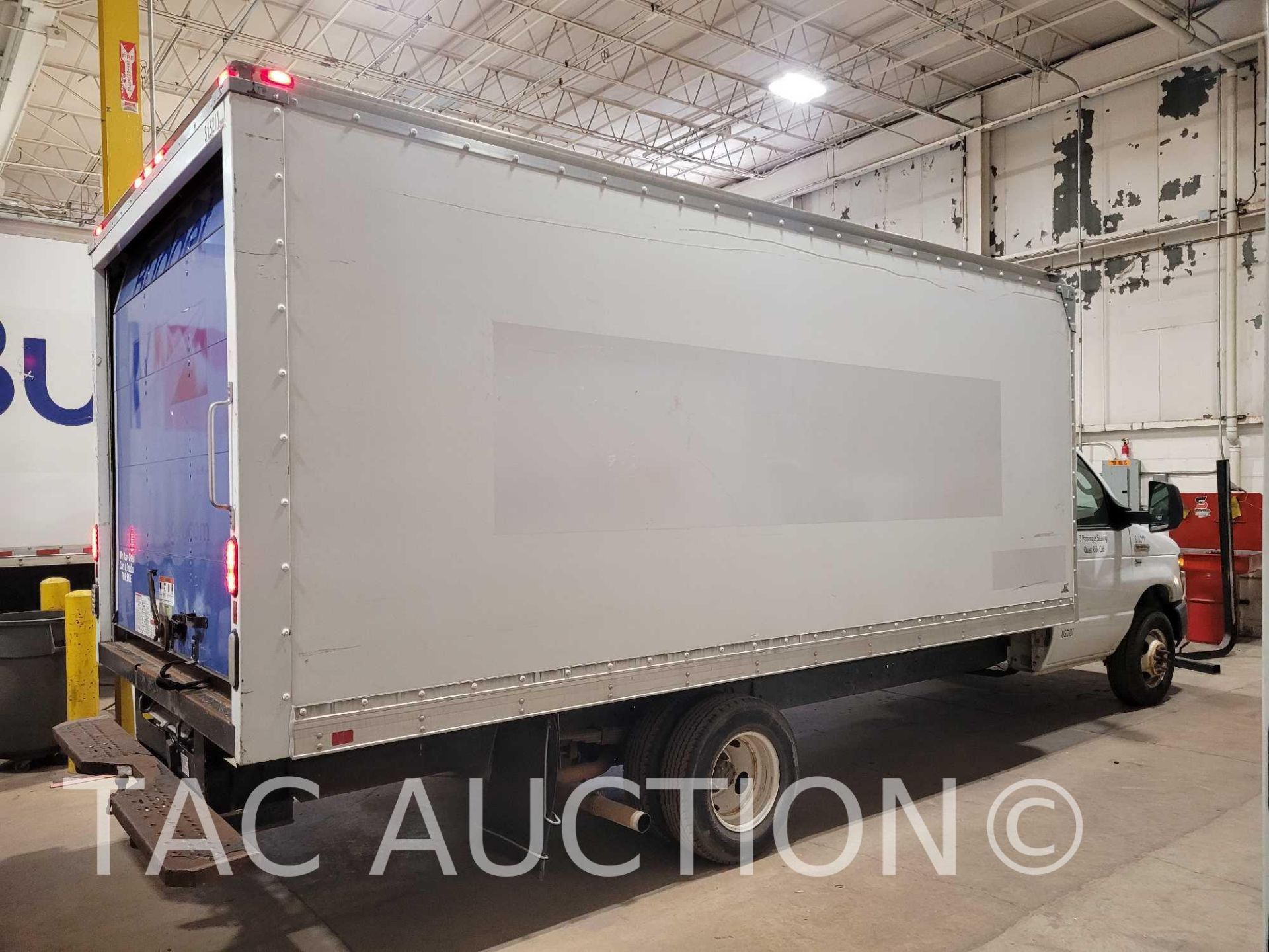 2015 Ford E-350 16ft Box Truck - Image 4 of 49