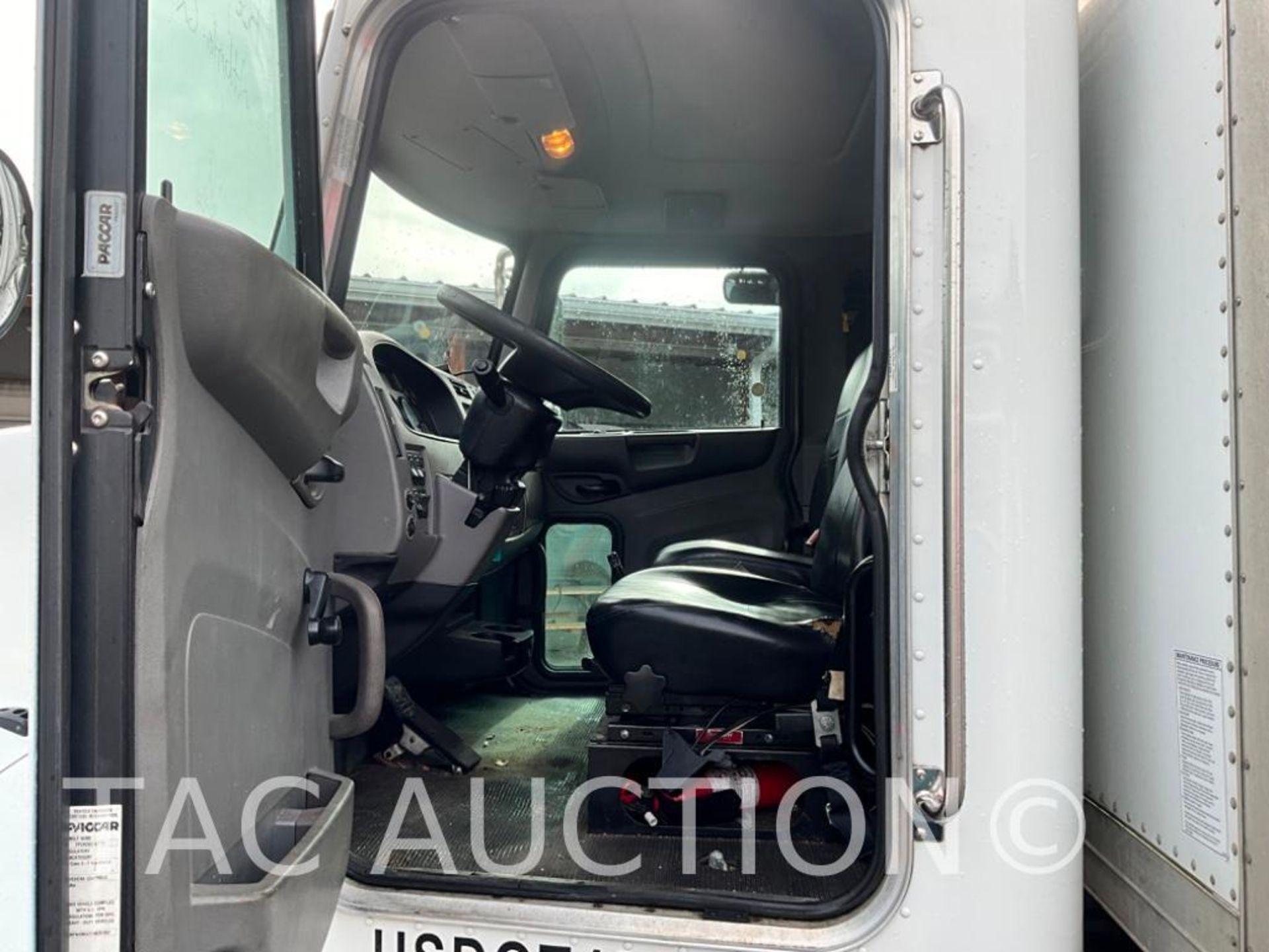 2015 Peterbilt 330 26ft Box Truck - Image 11 of 67