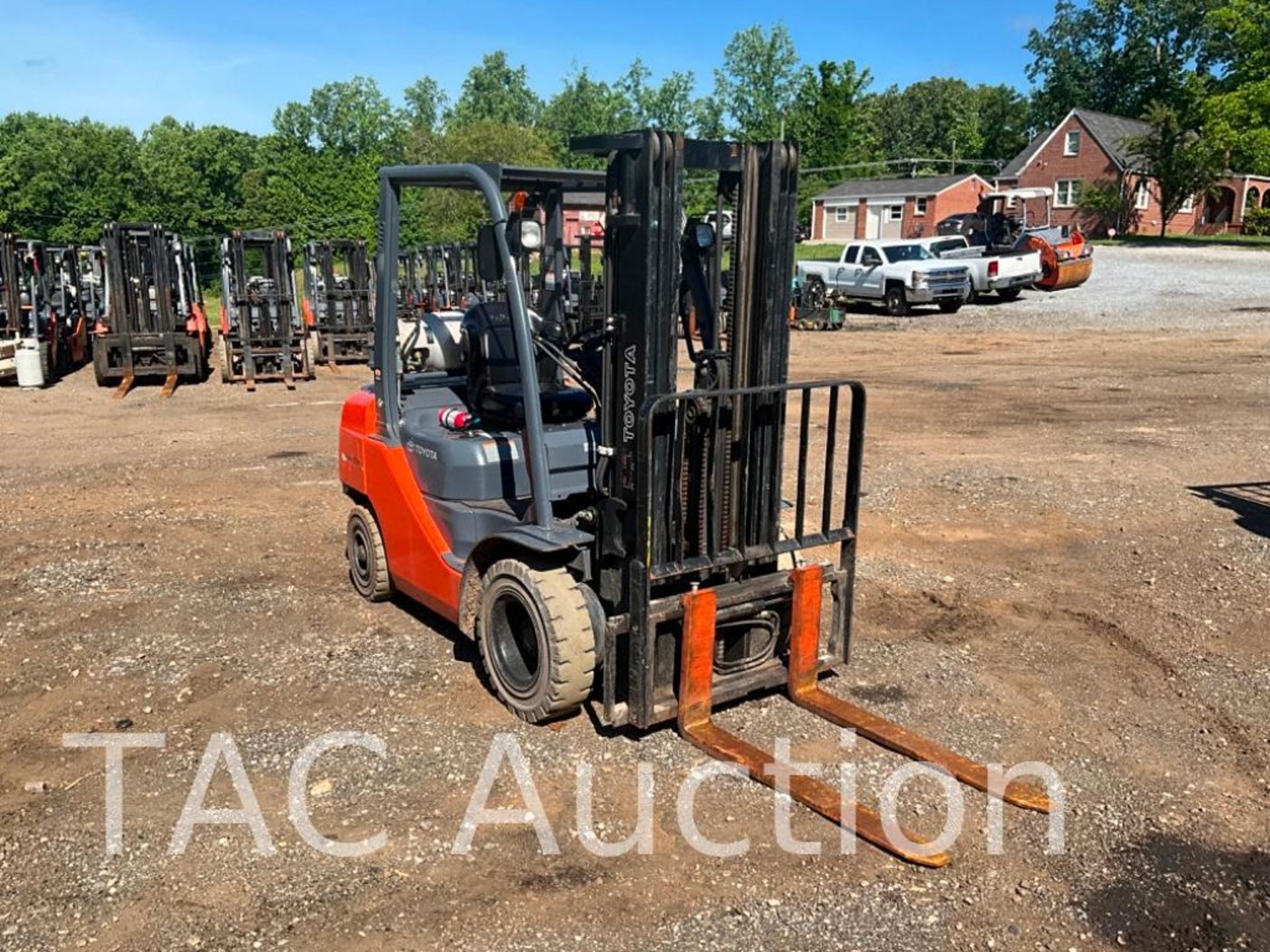 2016 Toyota 8FGU25 Dual Fuel 5,000lb Forklift - Image 7 of 32