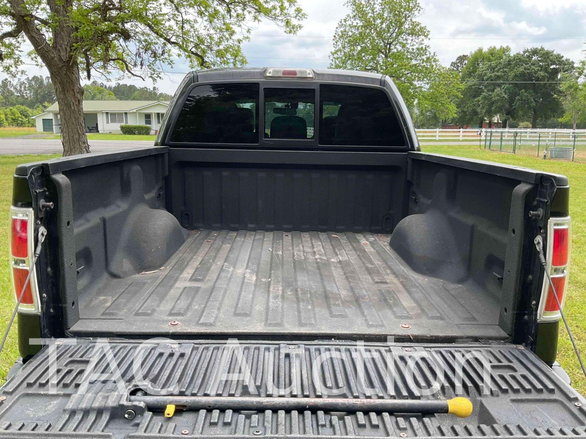 2012 Ford F150 Platinum 4x4 Crew Cab Pickup Truck - Image 26 of 44