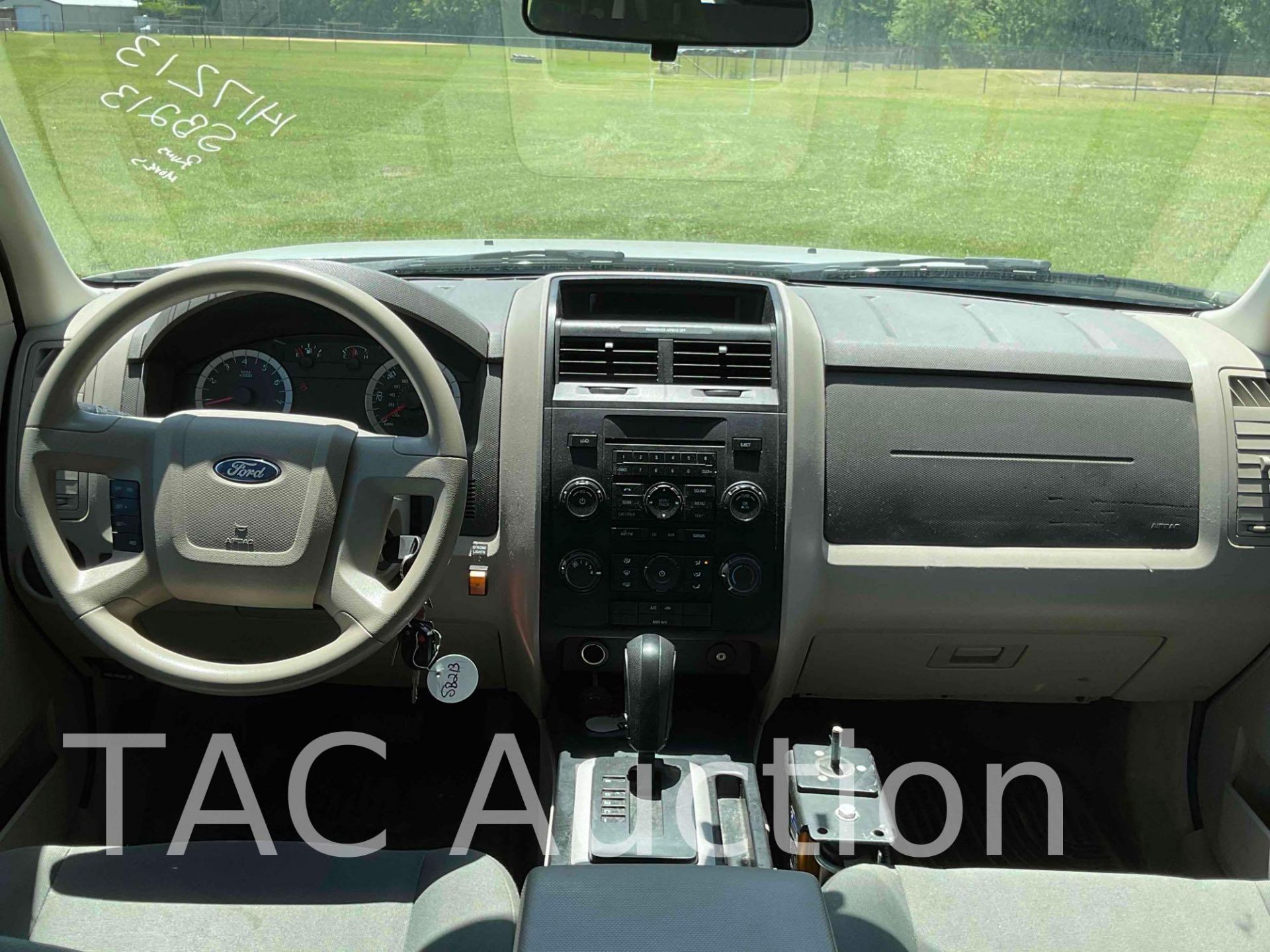 2011 Ford Escape XLS 4X4 SUV - Image 25 of 53