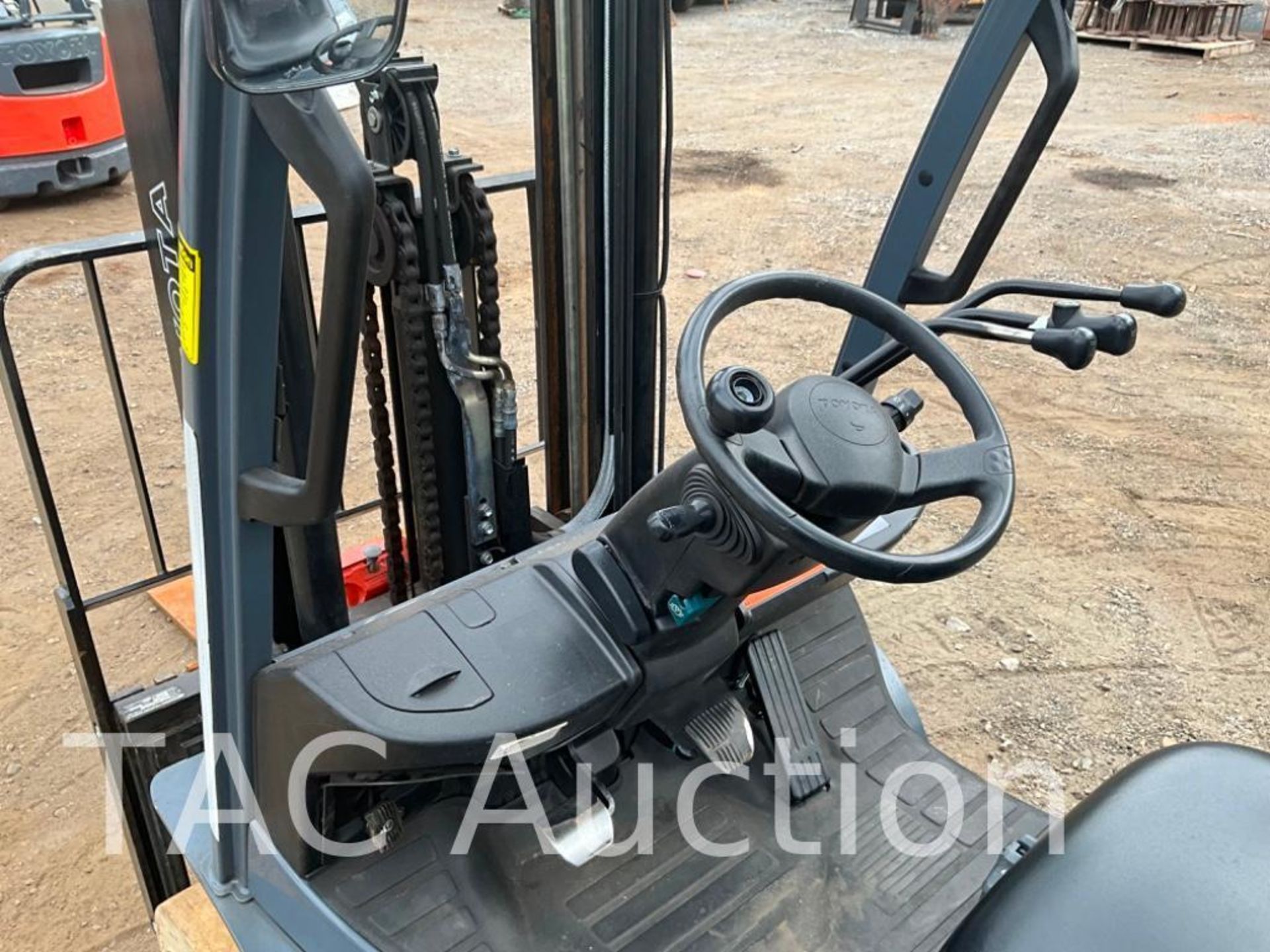 2016 Toyota 8FGCU32 6500lb Forklift - Image 22 of 57