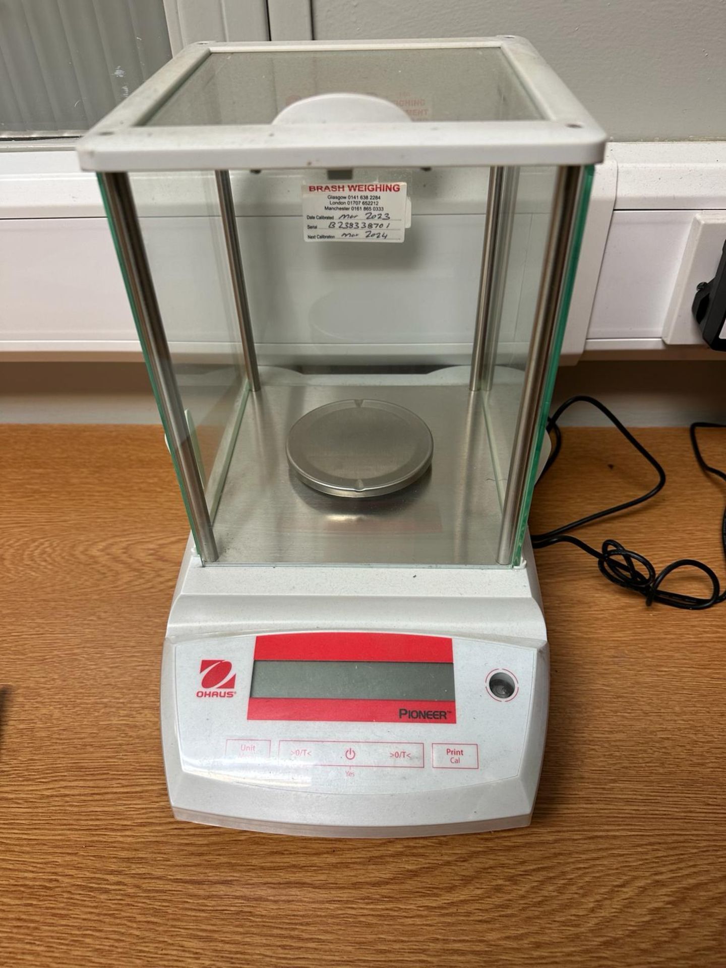 Ohaus Pioneer precision balance scale