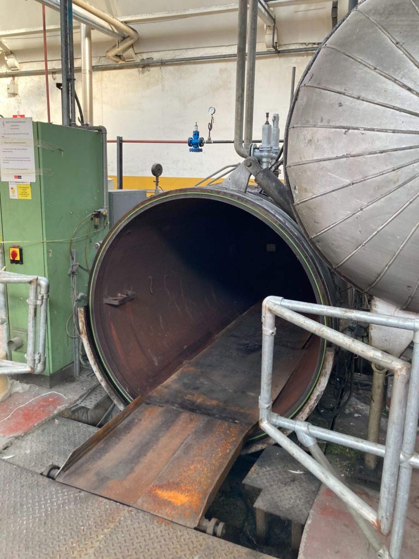 Welker autoclave with Bradlee boiler, oil tank and pump - Image 16 of 16