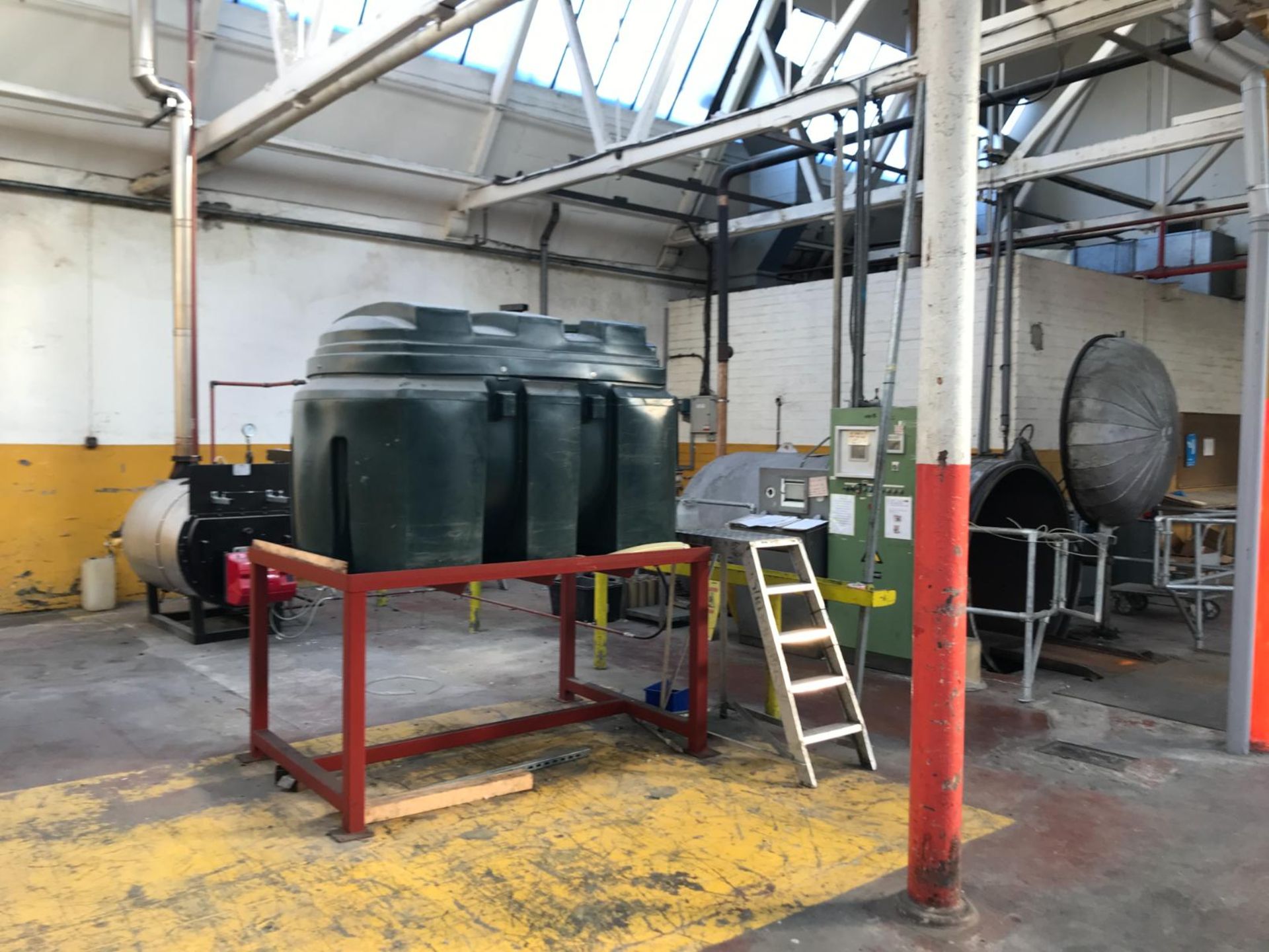 Welker autoclave with Bradlee boiler, oil tank and pump