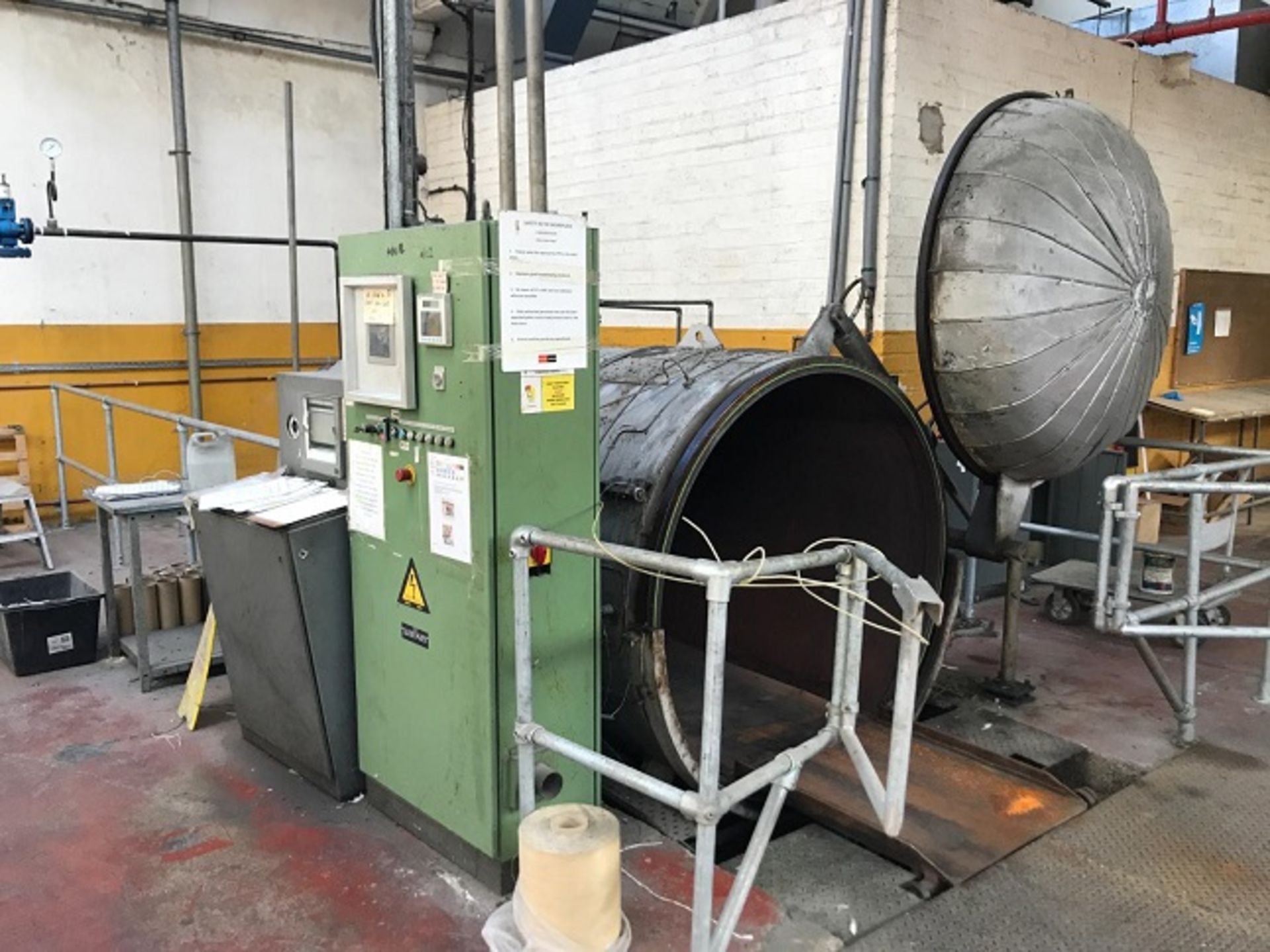 Welker autoclave with Bradlee boiler, oil tank and pump - Image 2 of 16