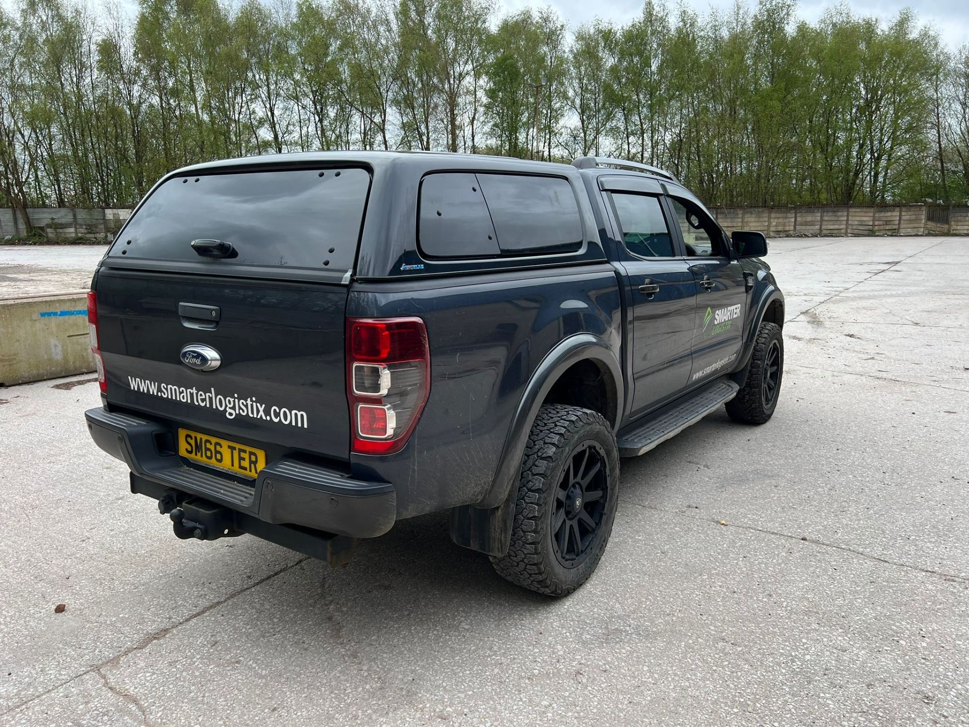 Ford Ranger Wildtrak 4x4 Pickup Truck (2019) - Image 7 of 12