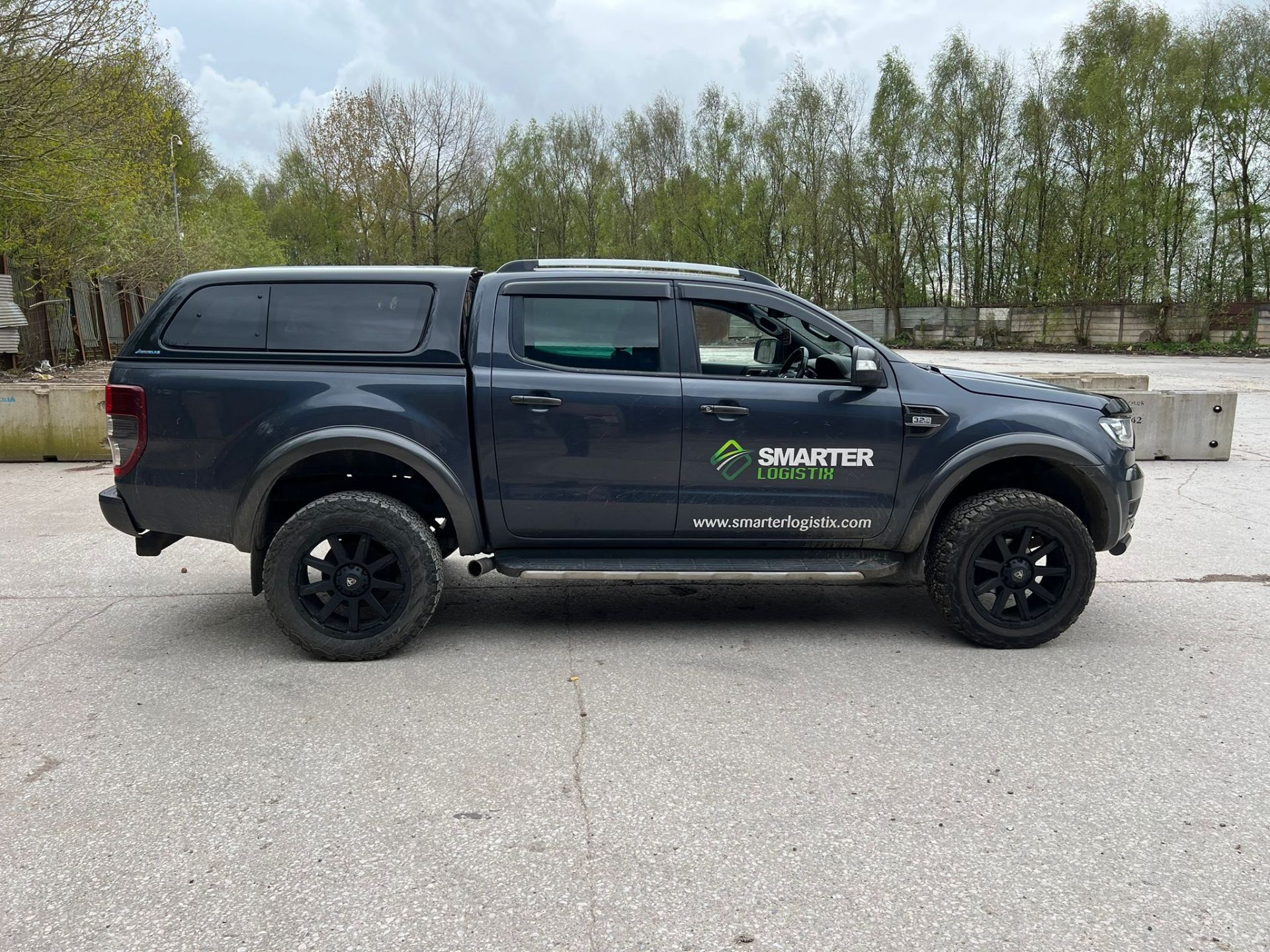 Ford Ranger Wildtrak 4x4 Pickup Truck (2019) - Image 8 of 12