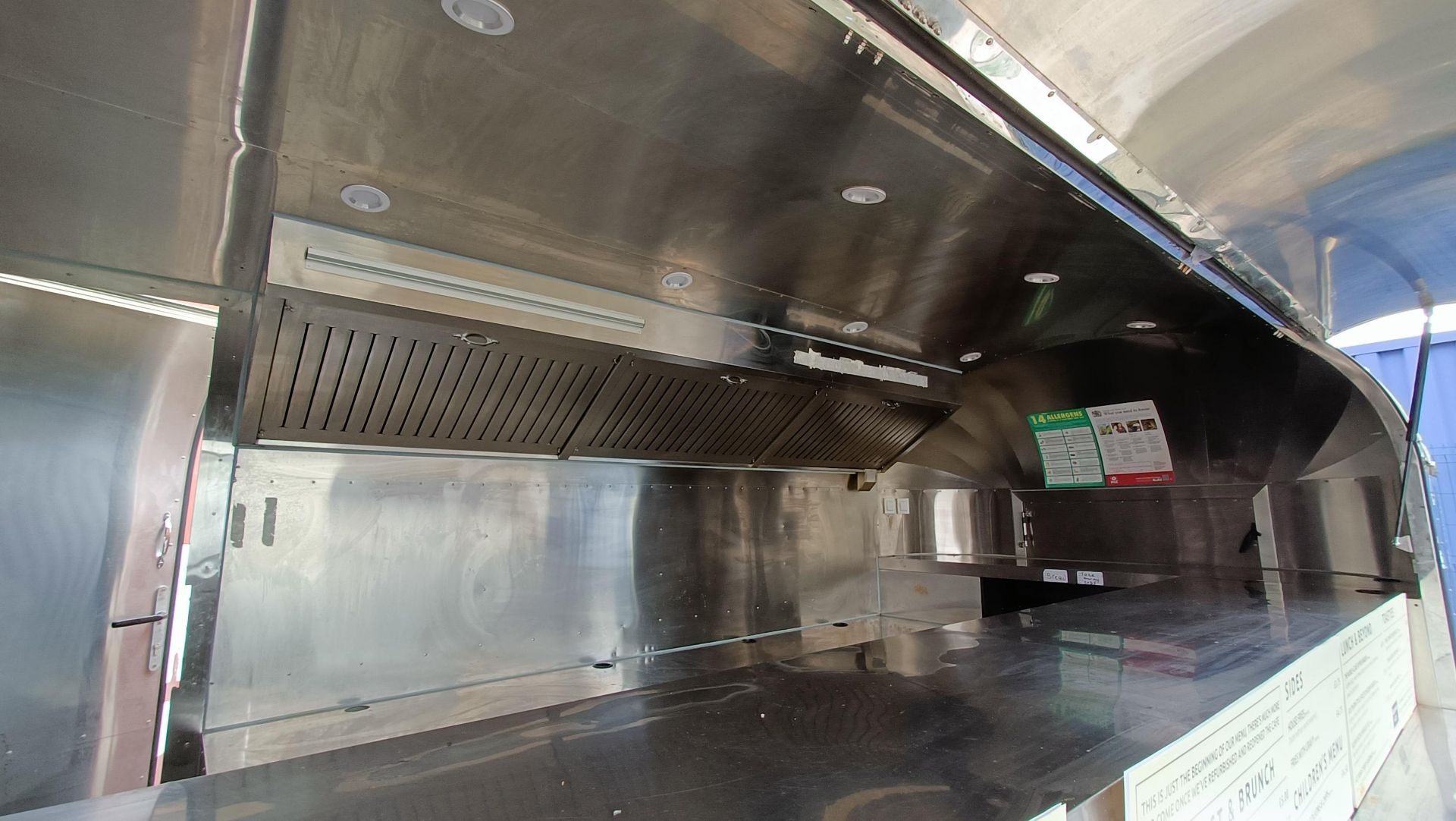 2022 Airstream type Catering trailer - Image 15 of 33