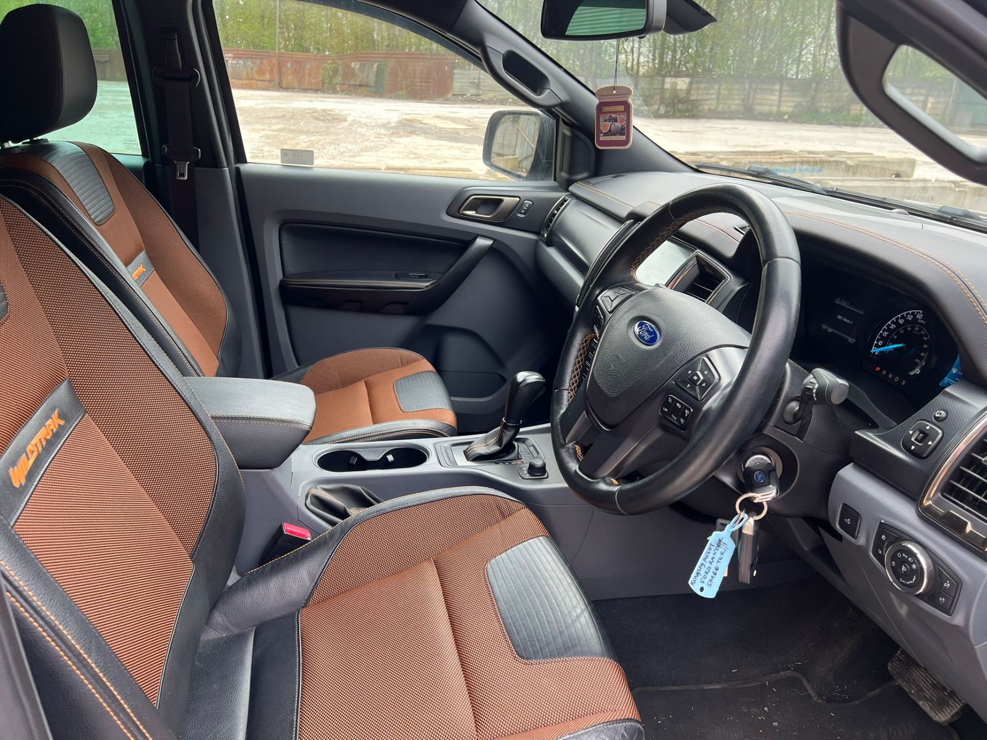 Ford Ranger Wildtrak 4x4 Pickup Truck (2019) - Image 10 of 12