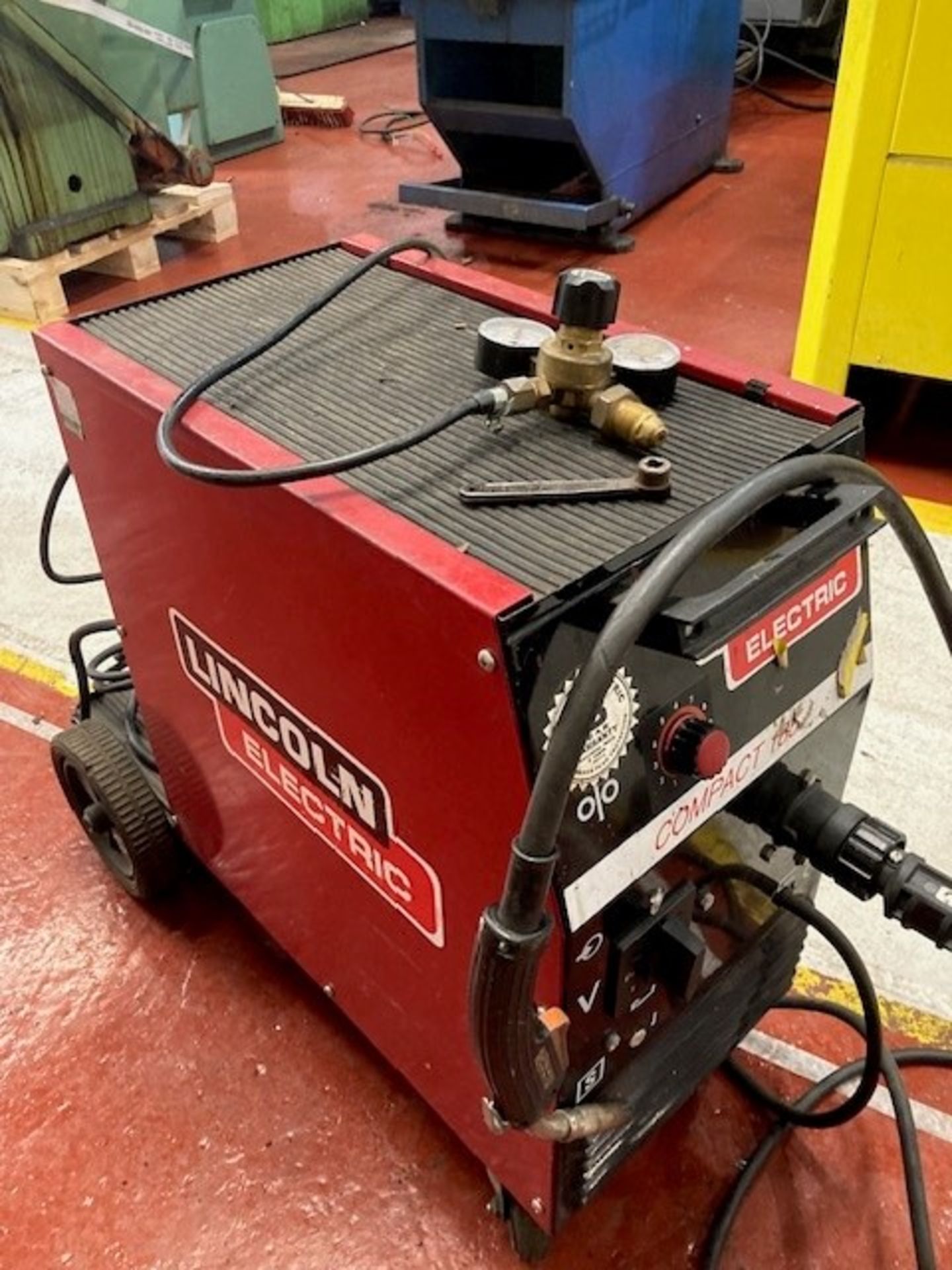 Lincoln Electric Compact 185 Welder - Image 3 of 7