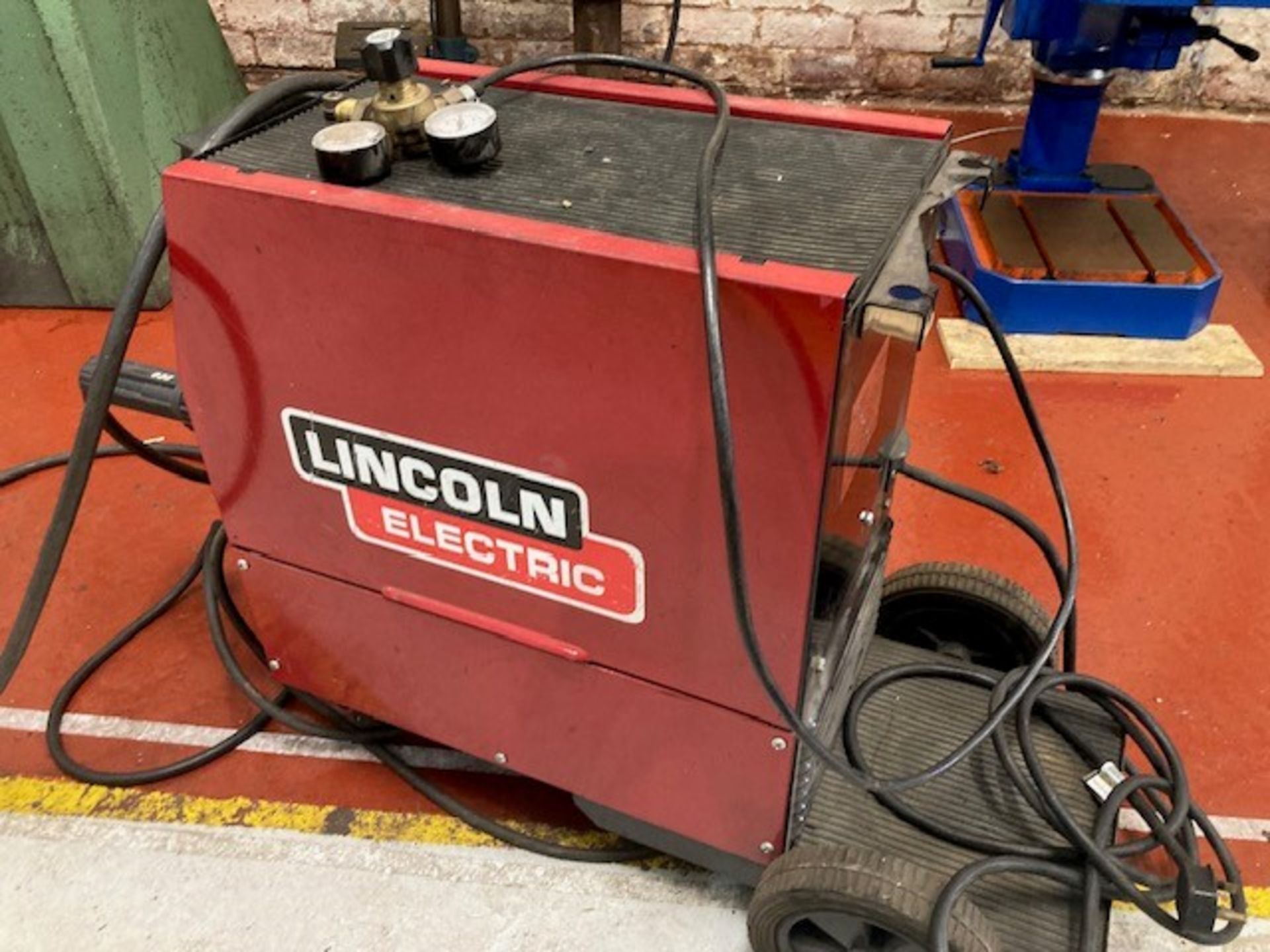 Lincoln Electric Compact 185 Welder - Image 7 of 7