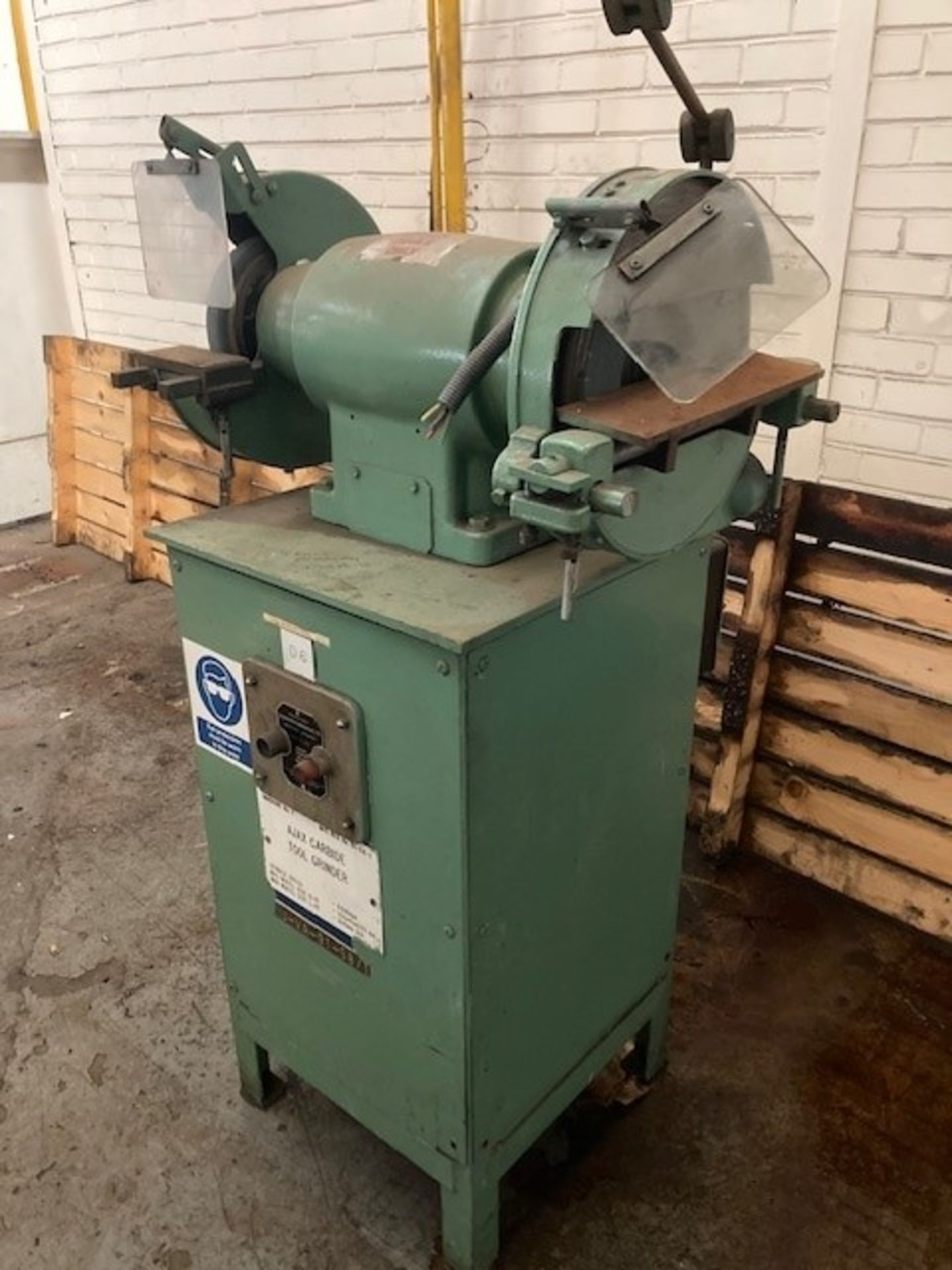 Ajax Double Ended Tool Grinder - Bild 2 aus 3