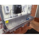 hand wash sink, stainless steel, 3-stn., touchless operation [Production]