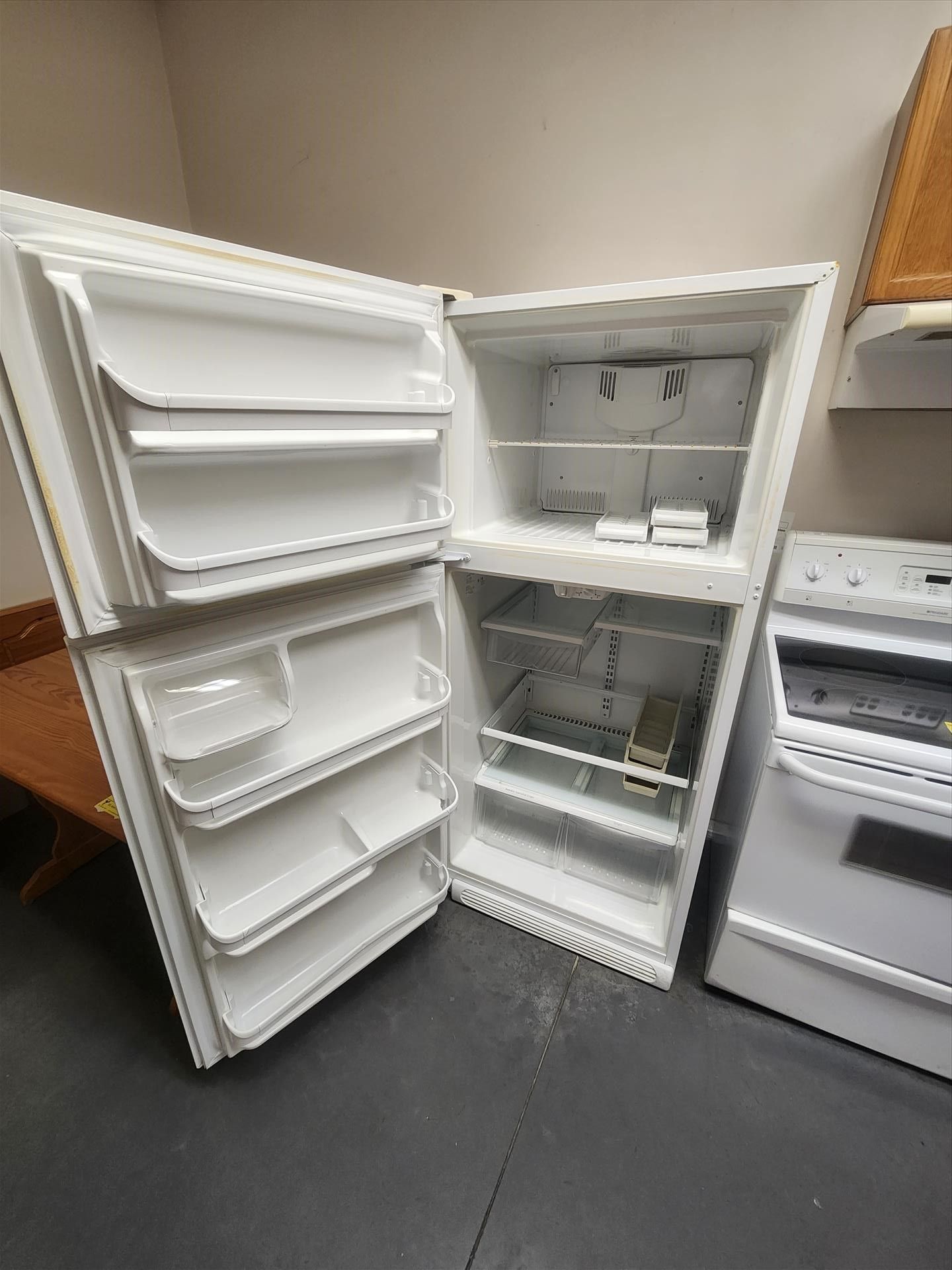Frigidaire fridge/freezer [2nd Floor] - Image 2 of 2
