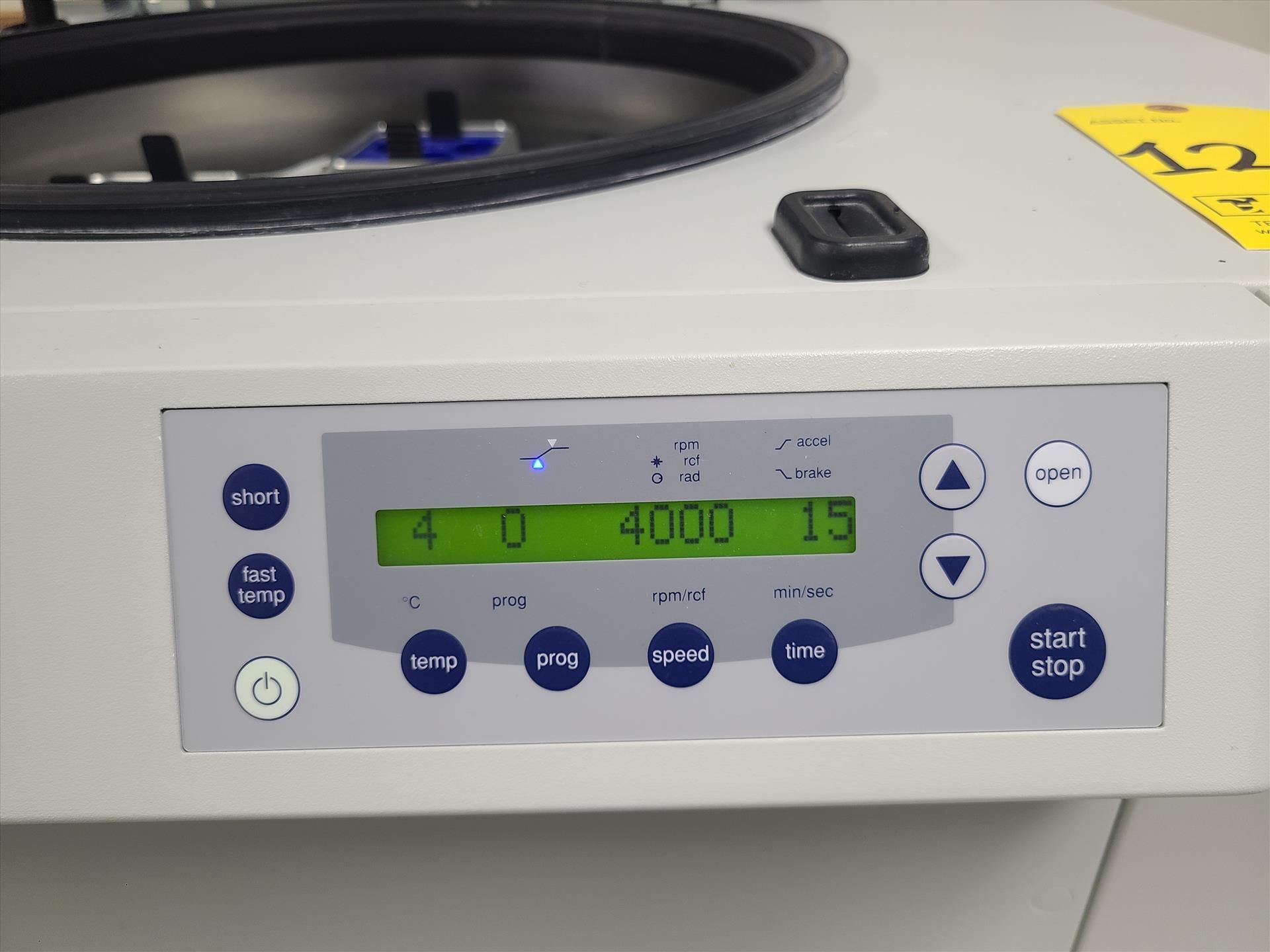 Eppendorf benchtop centrifuge, mod. 5810R, ser. no. 5811DO973808, 15 amp c/w 2 plates, 4 buckets, - Image 3 of 7