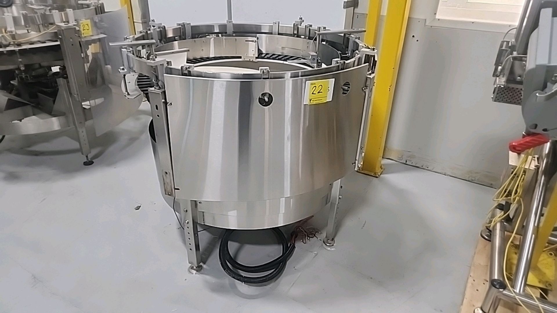 Hoppmann mod. FT centrifugal bottle descrambler/stand-up, stainless steel, 48 in. dia., ser. no.