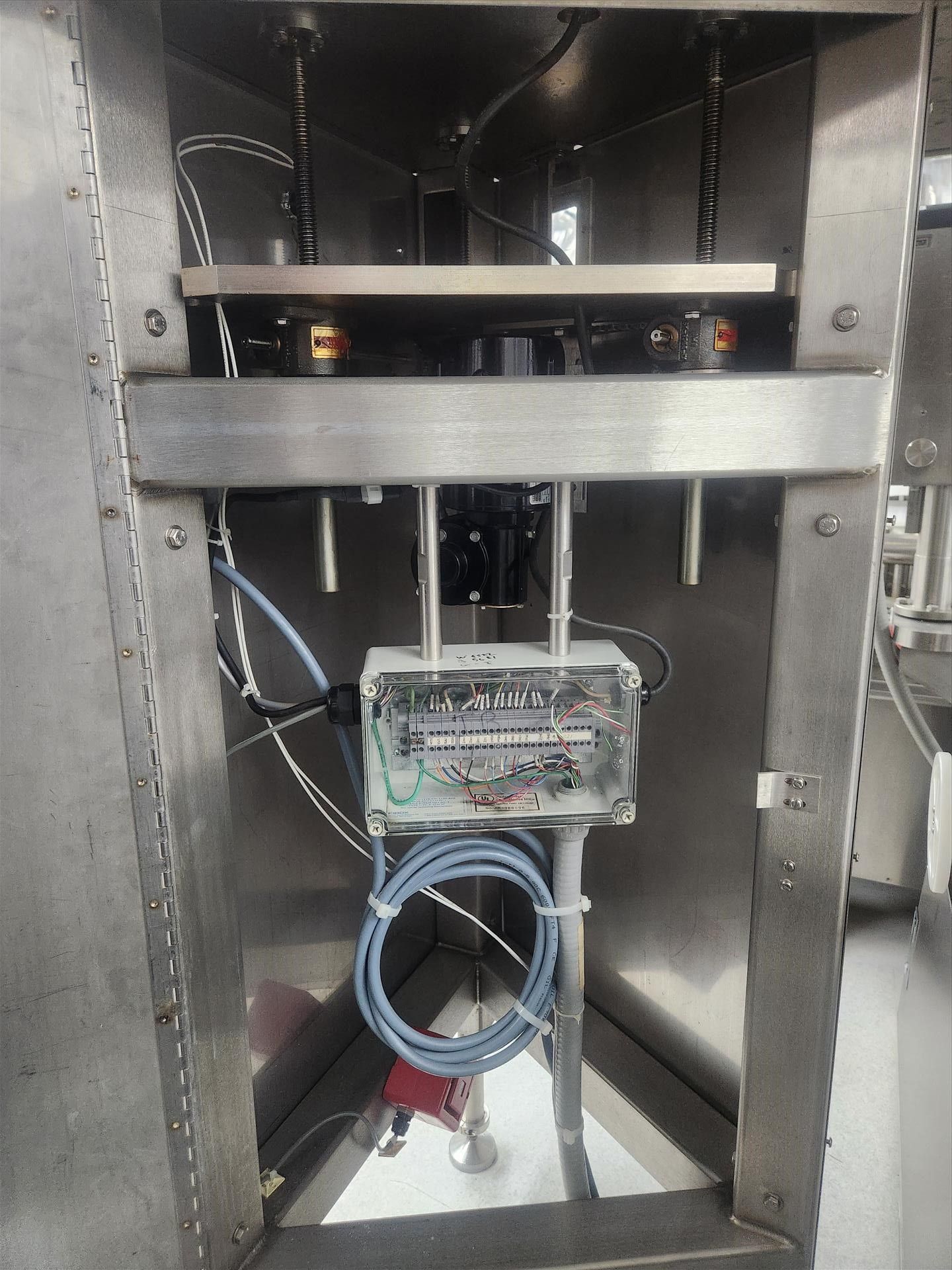 FeedRite Automation vibratory feeder, stainless steel [wall must be removed prior to removal] ( - Image 3 of 3
