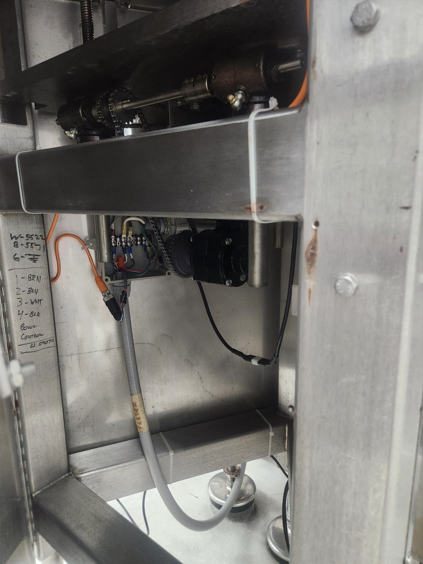 FeedRite Automation vibratory feeder, stainless steel [wall must be removed prior to removal] ( - Image 3 of 3