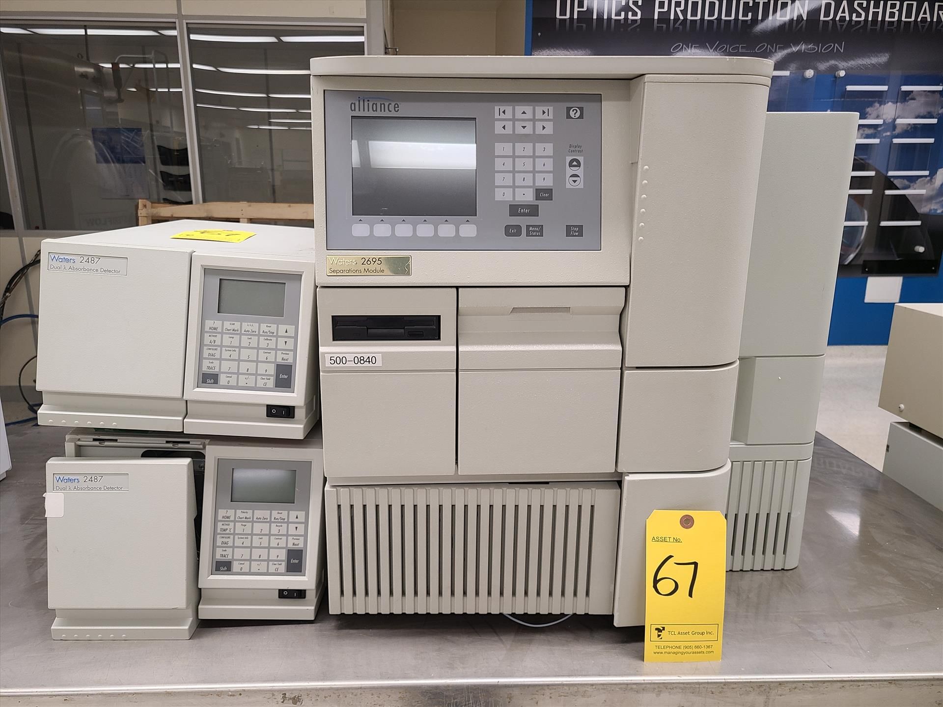 Waters Alliance HPLC Separation Module, mod. 2695, ser. no. F97SM4 305M, w/ column, ser. no.