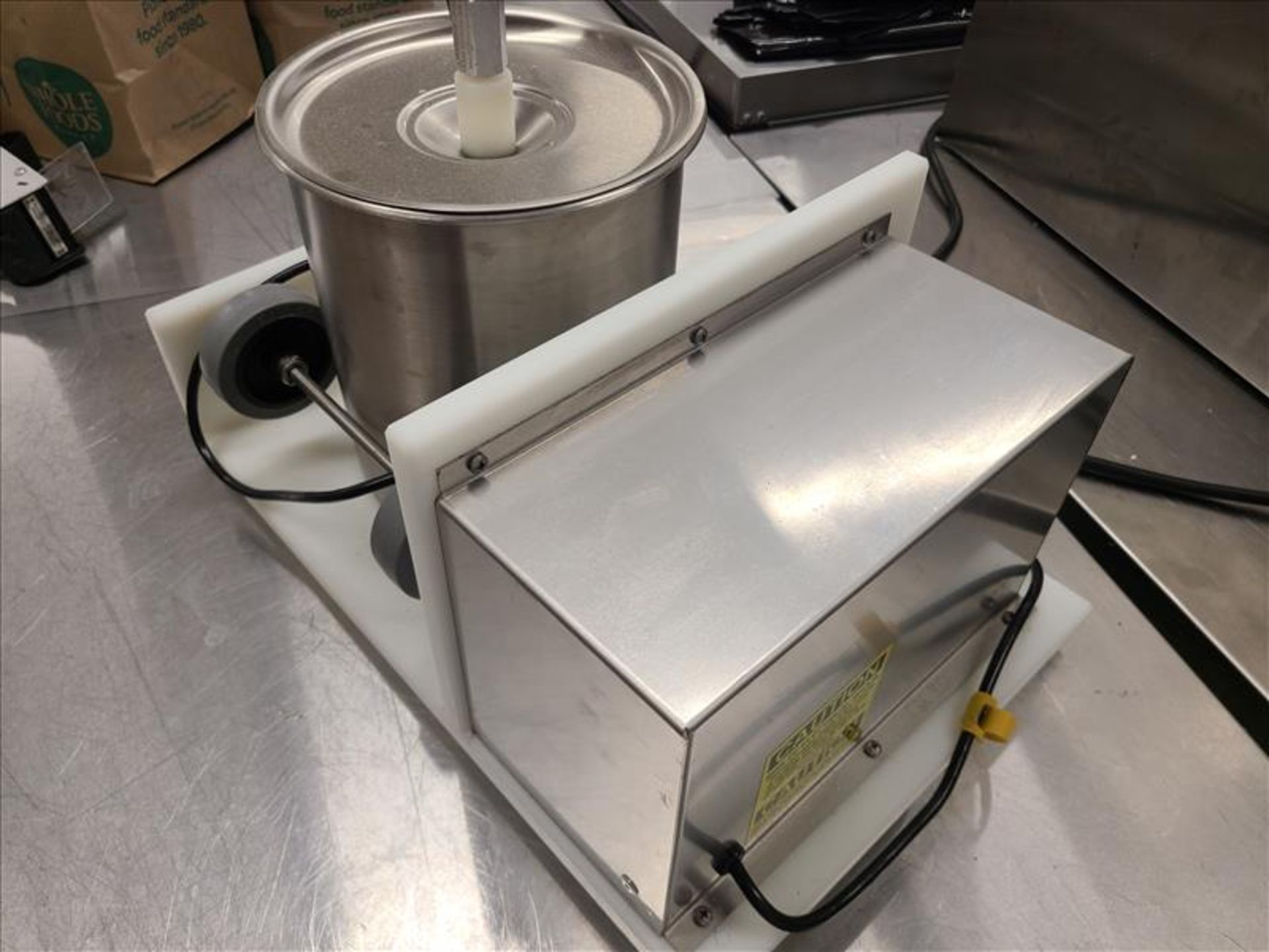 Flavor-Maker Vacuum Tumbler, stainless steel [Loc.Test Kitchen] - Image 4 of 4