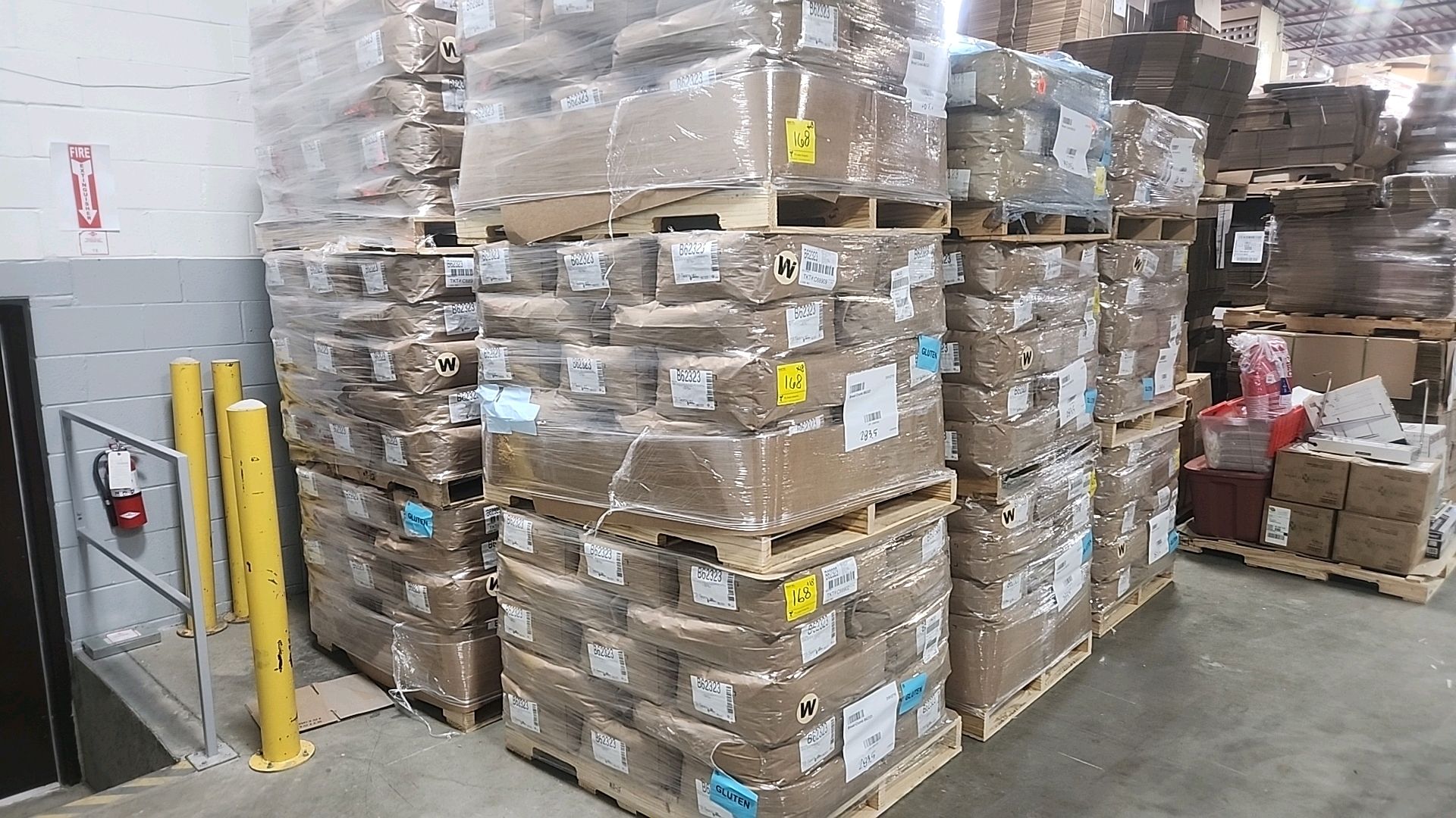 (18 pallets, 430 bags/25 lbs ea. = 10750 lbs) Newlyweds bread crumbs x1 [Loc.Warehouse]
