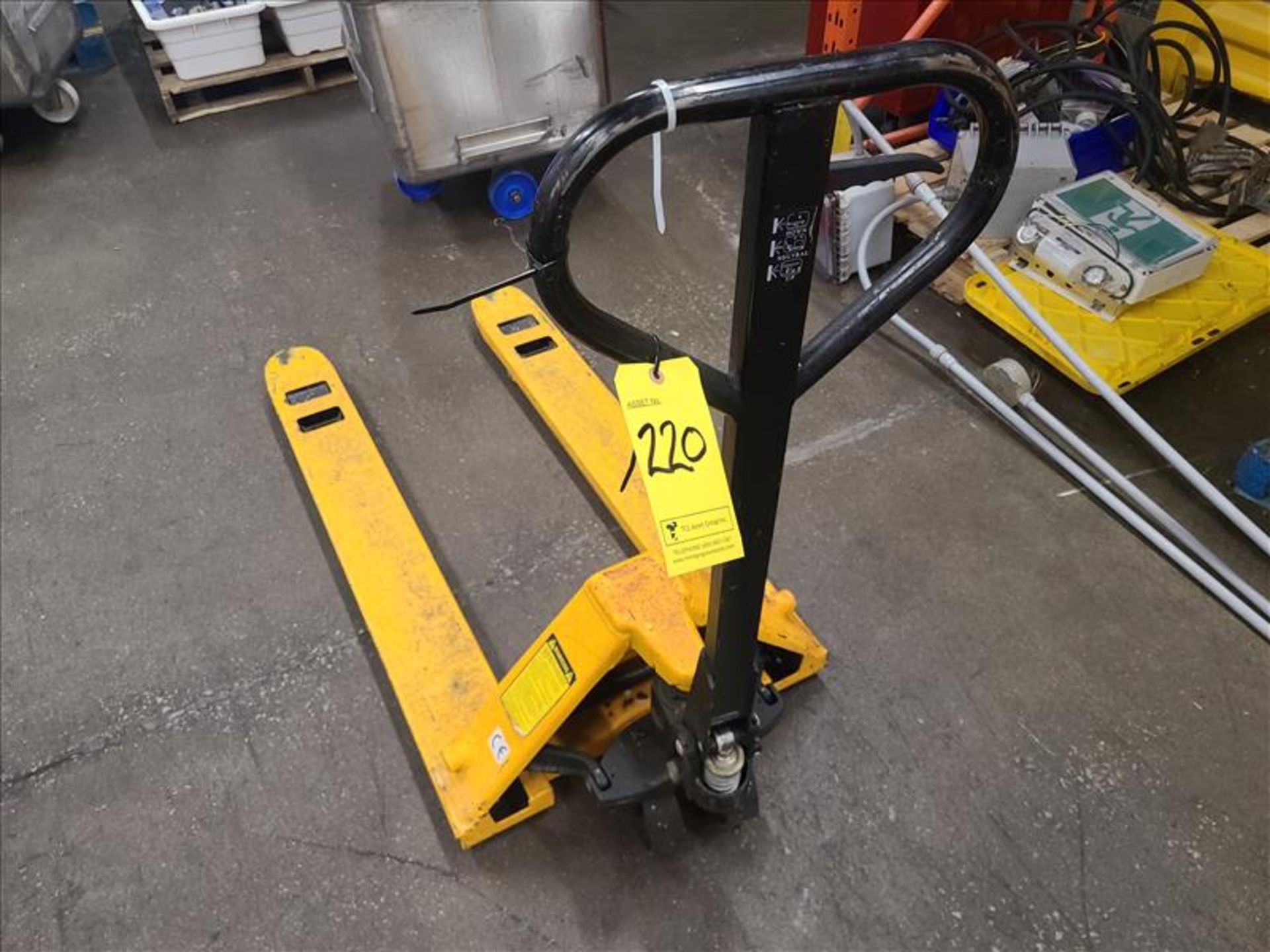 Pallet Truck, 5500 lbs. capacity [Loc.throughout plant] (delayed removal applies)