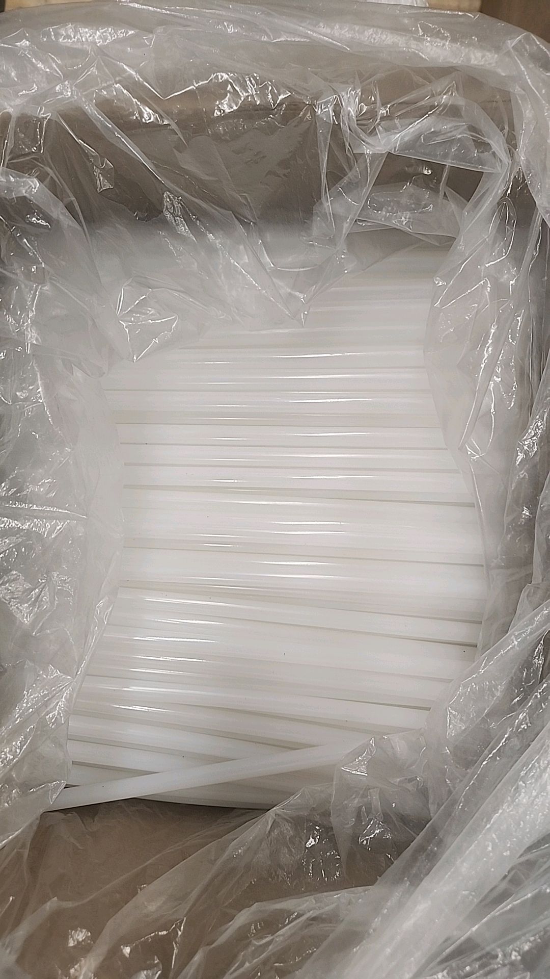 (1 pallet/6 boxes) GS101 glue sticks [Loc.Finished Goods Shipping/Receiving] - Image 2 of 3