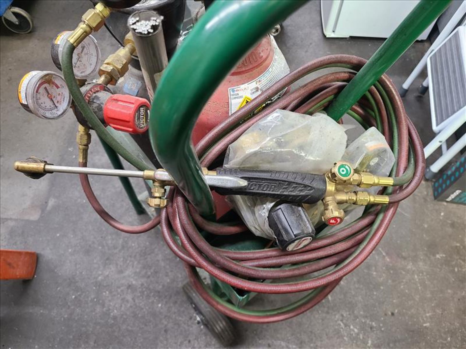 Welding Cart, w/oxygen and acetylene tanks and torch [Loc.Maintenance Dept.] - Image 2 of 4