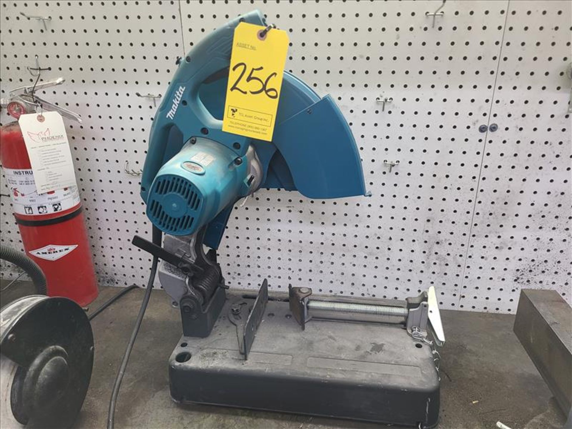 Makita Cut-Off Saw (missing blade) [Loc.Maintenance Dept.]