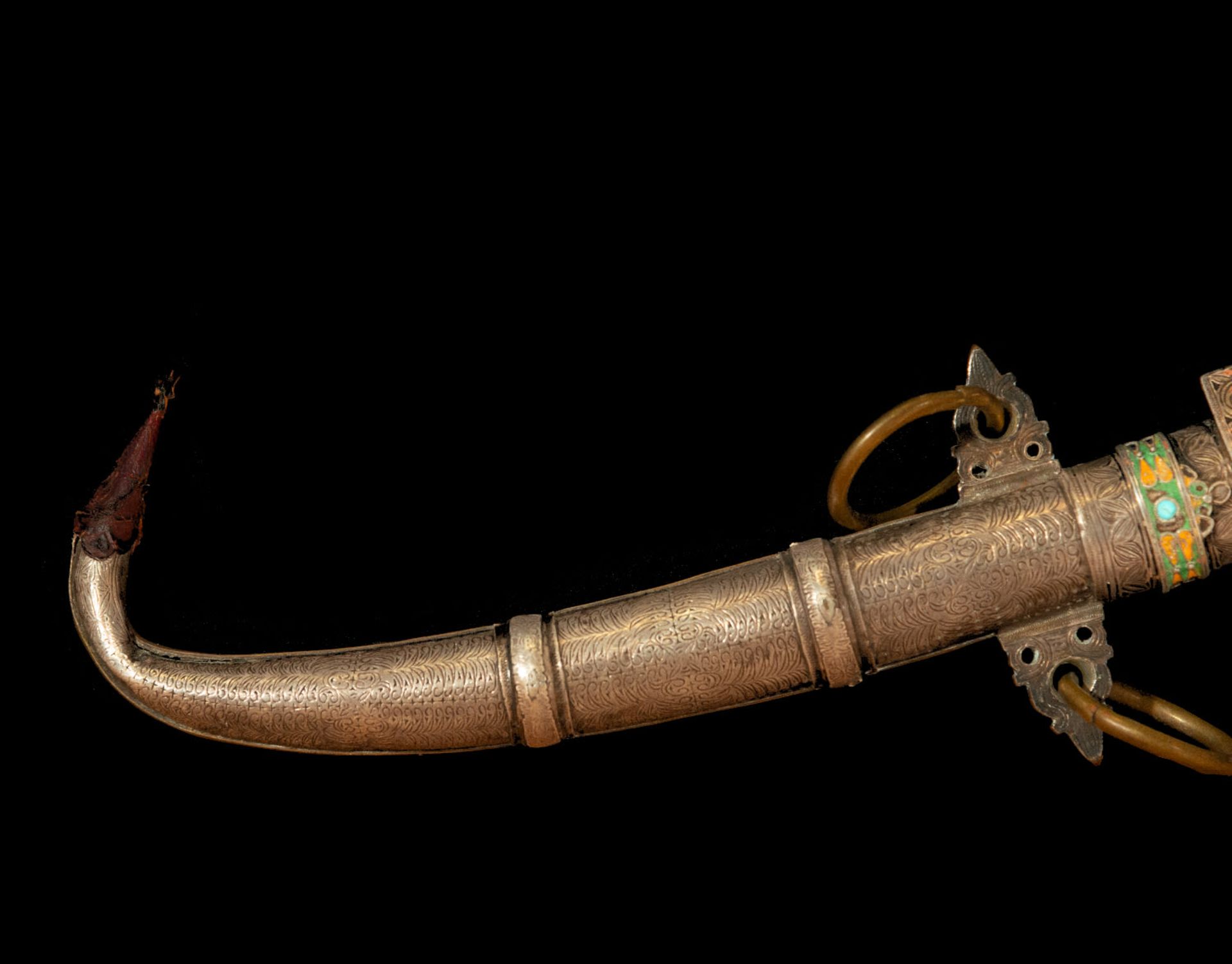 Large Dagger of Berber Tribal Chief Horseman "Koumya" in embossed and enameled silver, steel, bronze - Image 3 of 4