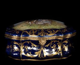 Box in French Sèvres porcelain from the 19th - 20th century