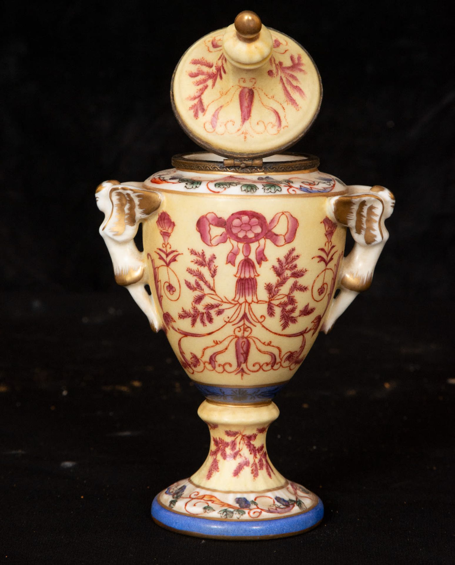 Pair of Fireplace Vases in German Meissen porcelain, late 19th century - Image 5 of 5