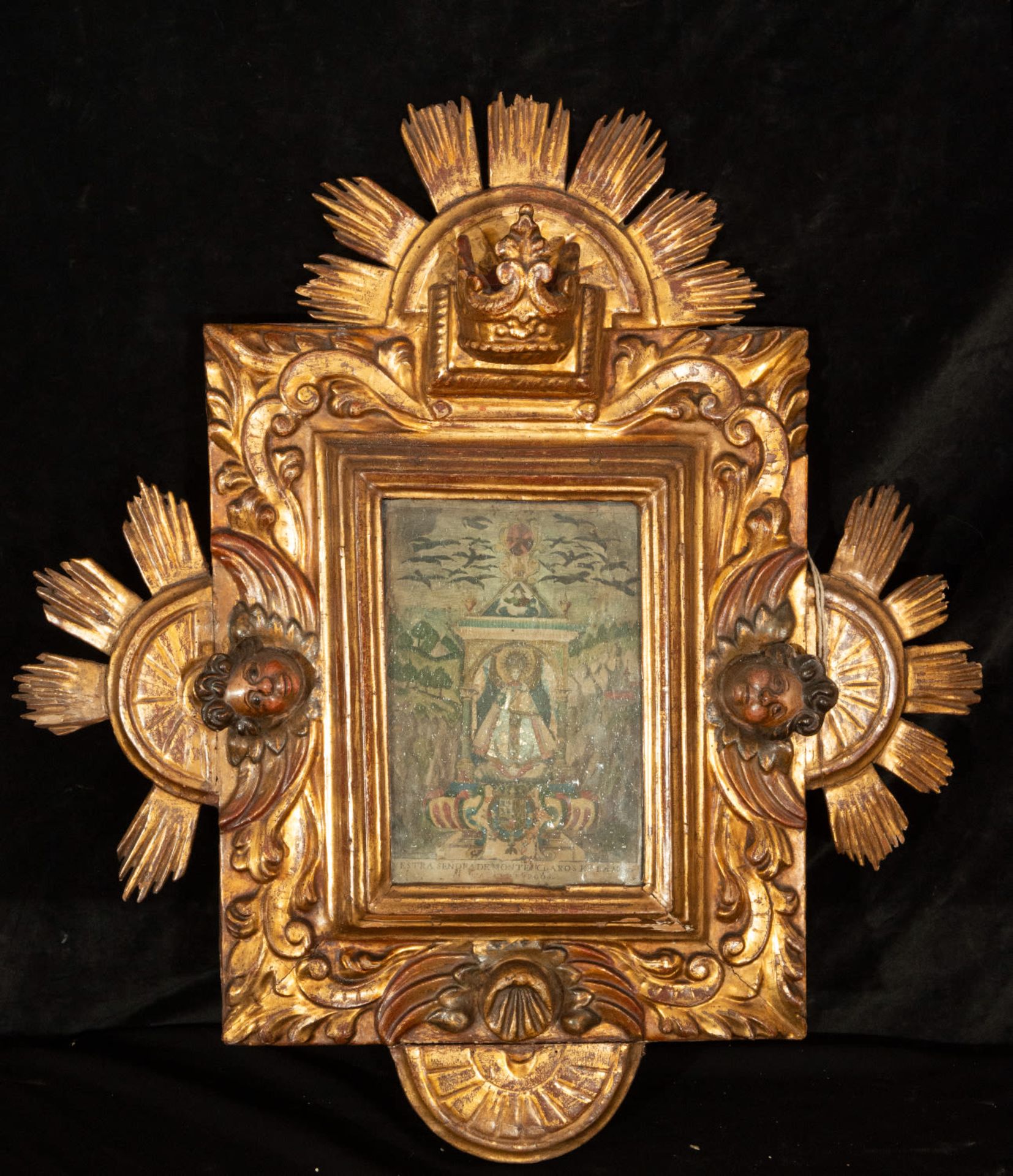 Cornucopia frame from the 17th century in polychrome and gilded wood relief with gold leaf