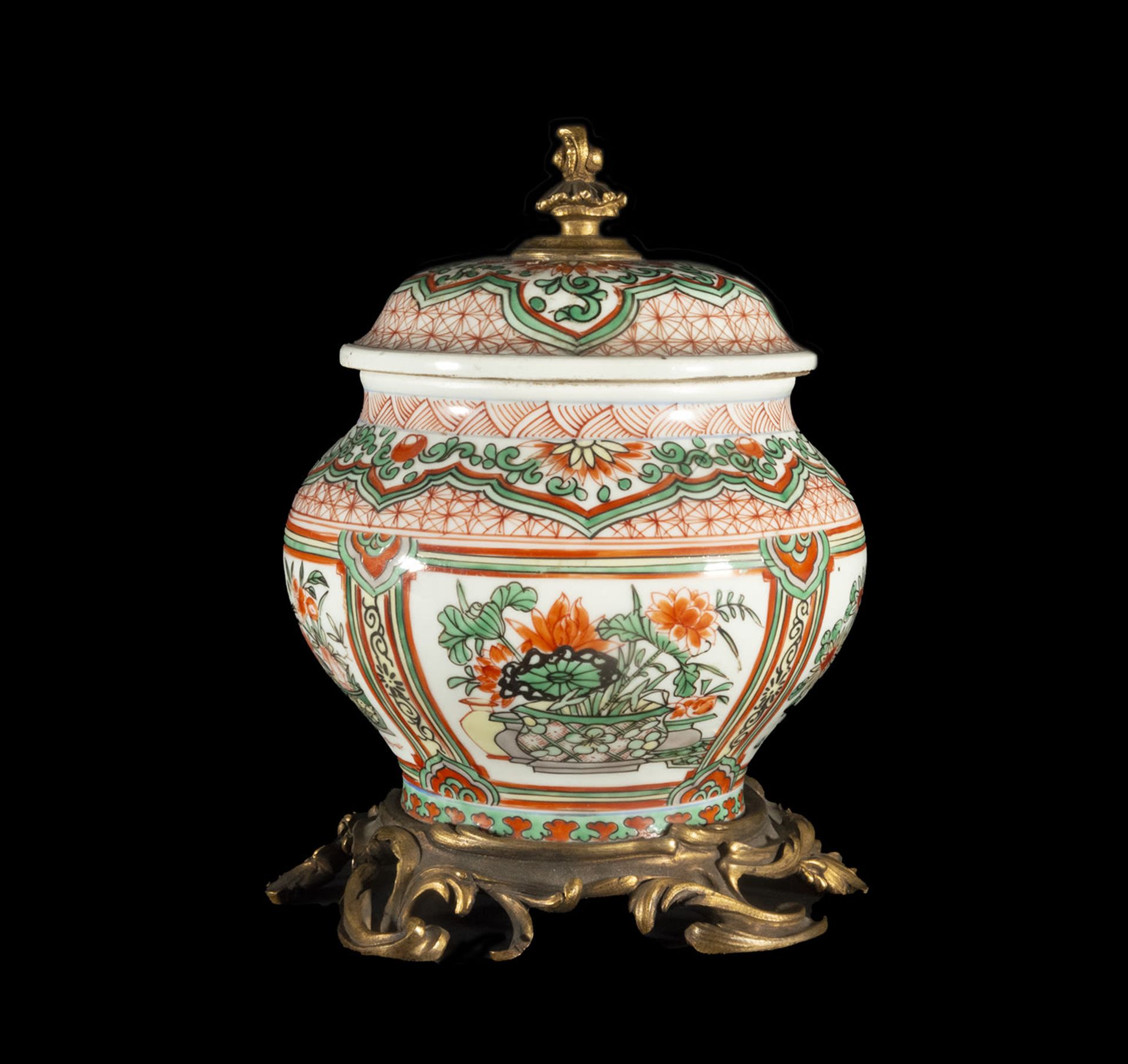 Potiche mounted in mercury-gilded bronze in Samson porcelain in the Chinese Kangxi famille verte sty - Image 2 of 4