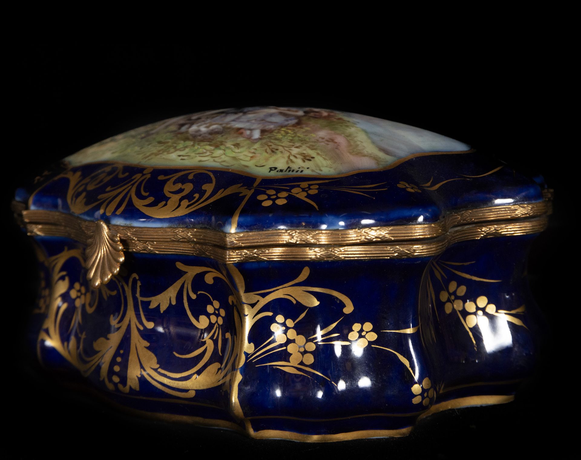 Box in French Sèvres porcelain from the 19th - 20th century - Image 3 of 4