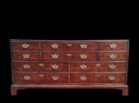 Important North American colonial chest of drawers in oak, late 18th century English colonial Georgi