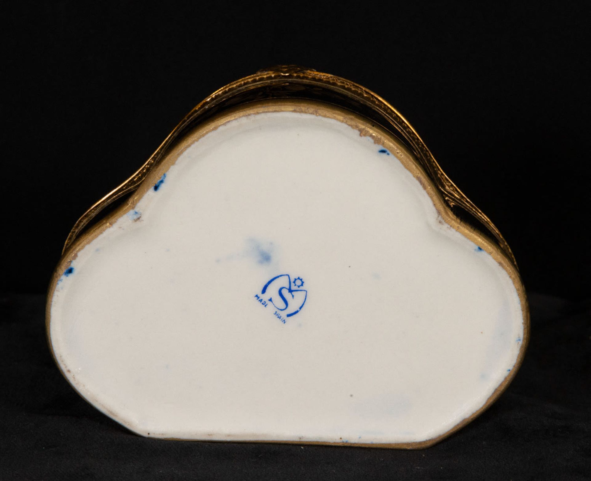 Pair of Sèvres porcelain dressing table jewelry boxes and porcelain swan, 19th century - Image 9 of 10