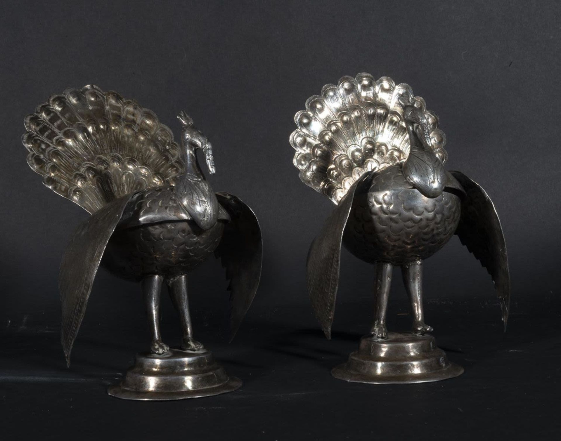 Pair of important "Salt Shakers" or "Especieros" in silver, Peruvian colonial work from the 18th cen