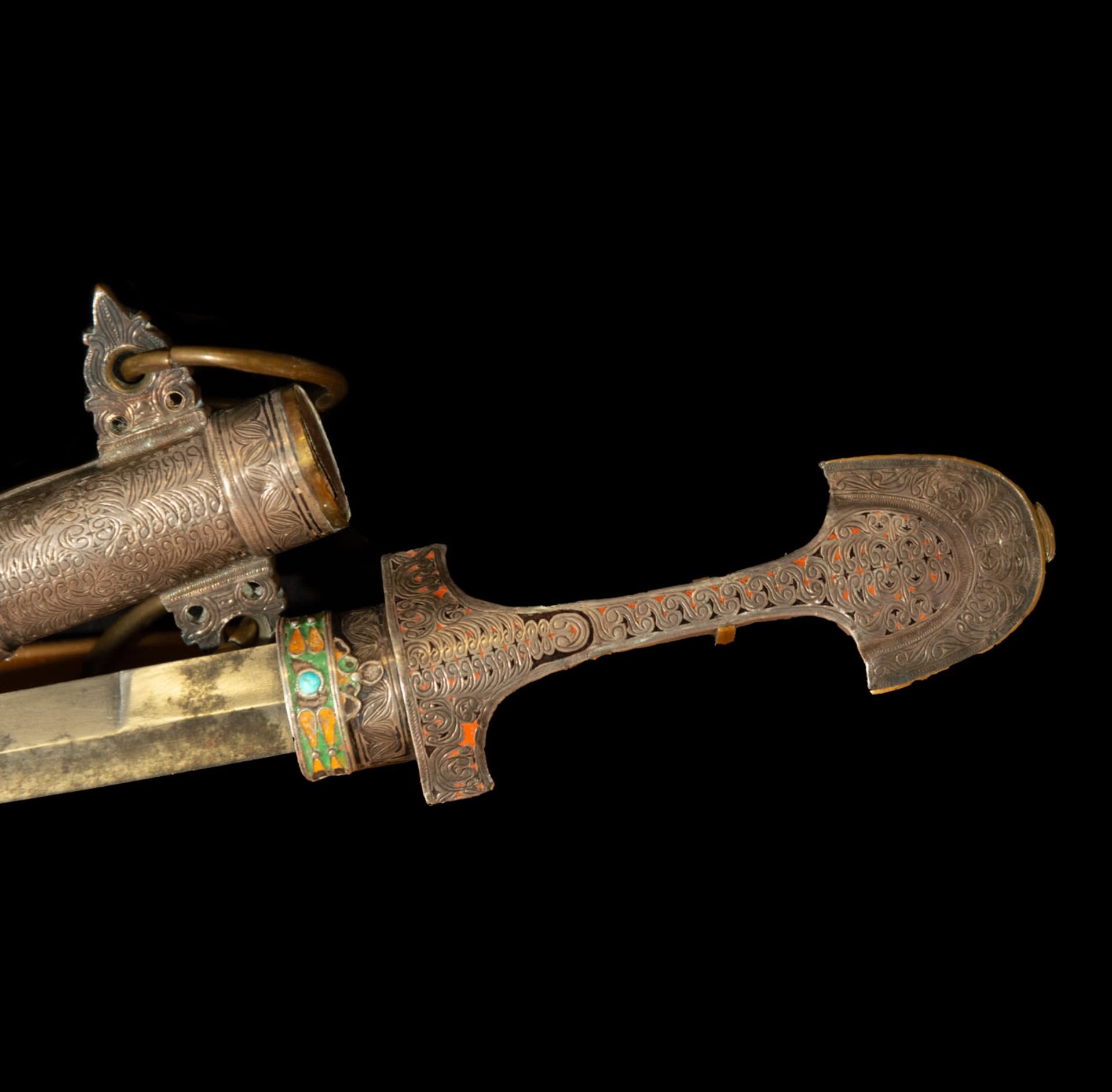 Large Dagger of Berber Tribal Chief Horseman "Koumya" in embossed and enameled silver, steel, bronze - Image 4 of 4