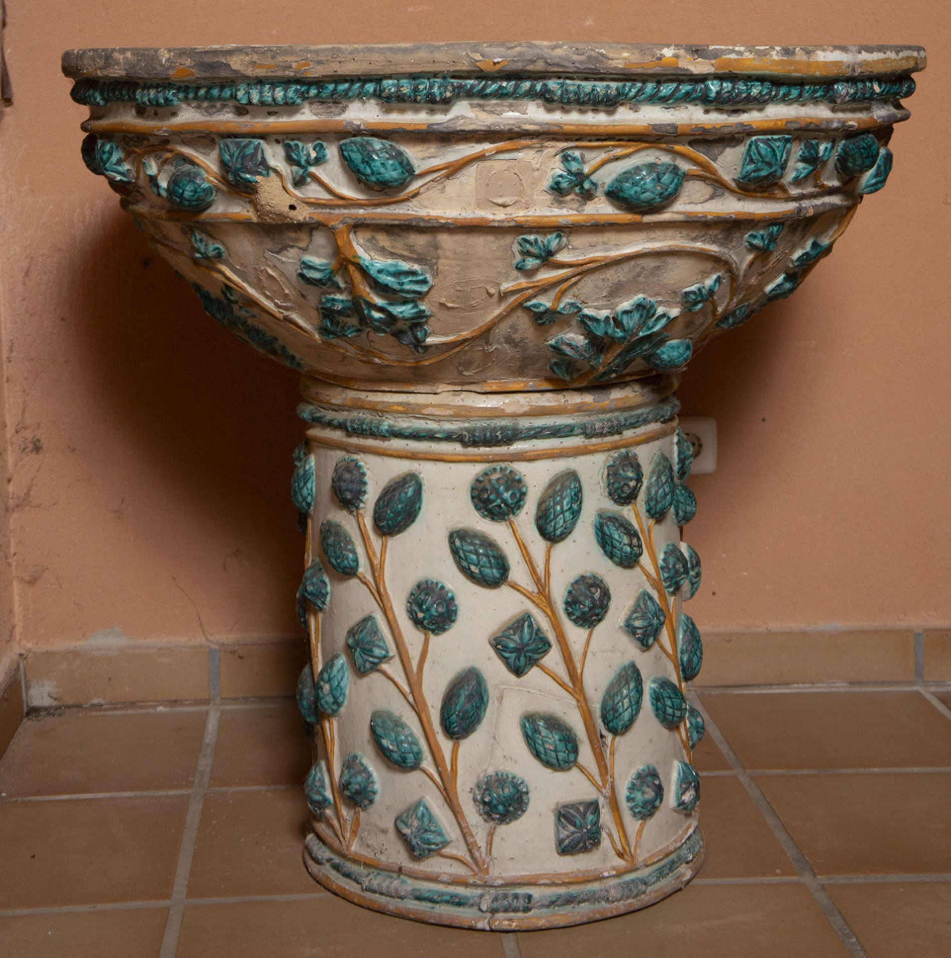 Large Baptismal Font in Sevillian Ceramics from Triana, 16th century - Image 9 of 9