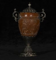 Chocolate pot in colonial silver from the 18th century and coconut carved with a double-headed eagle