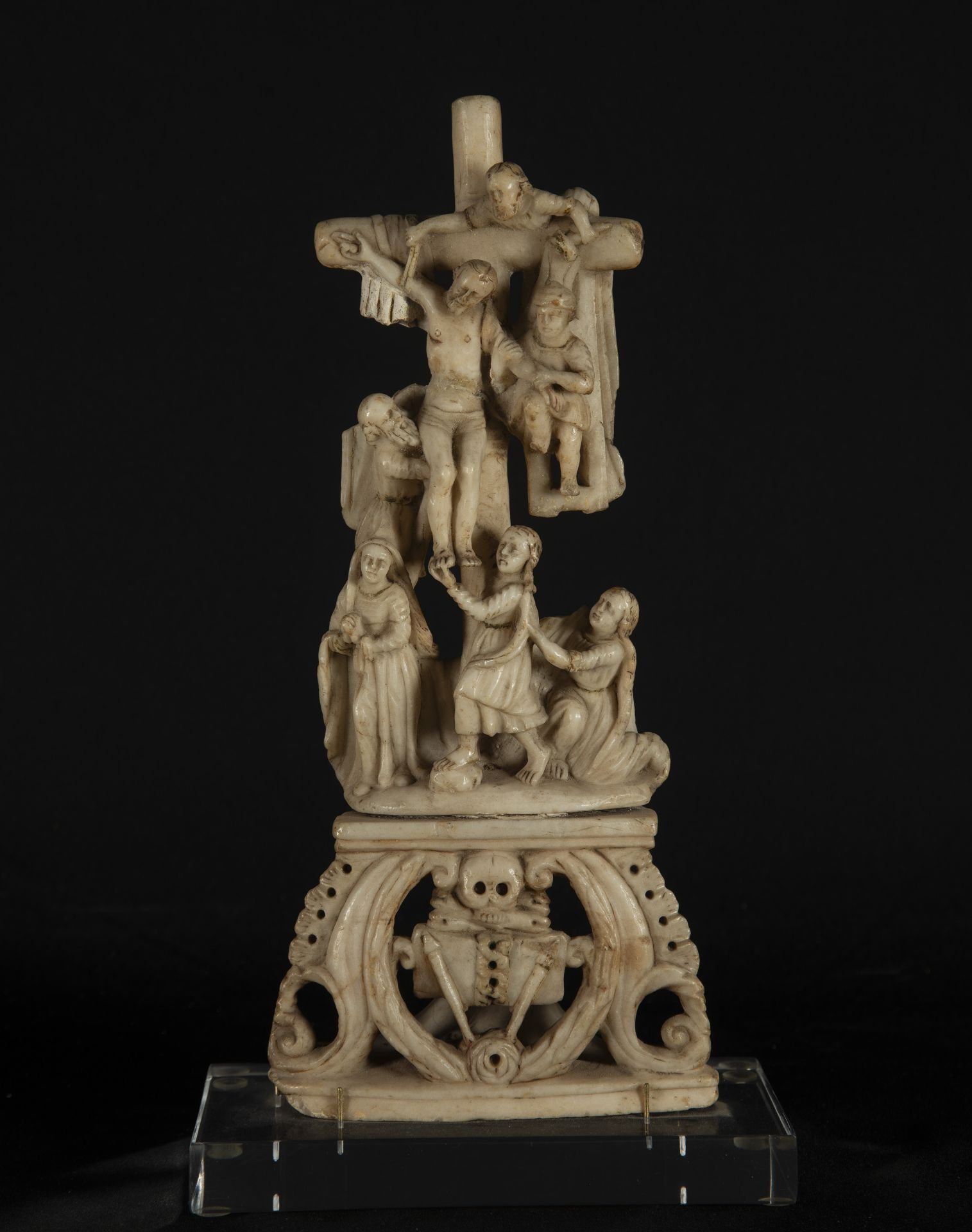 Rare Peruvian colonial Calvary in Huamanga stone, Viceroyalty of Peru, 18th century